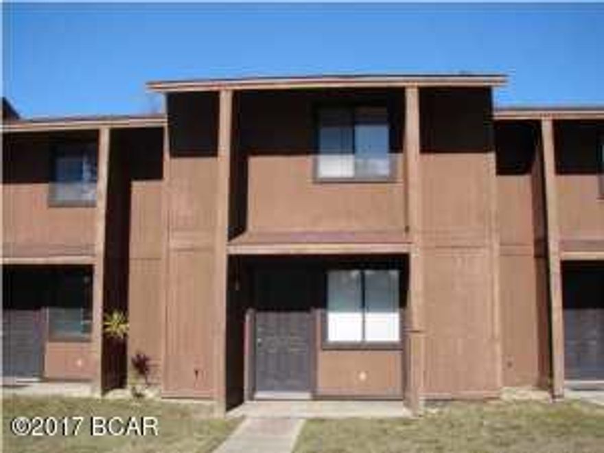 Large townhouse convenient to Tyndall AFB, shopping, dining, and schools. This home has a large floor plan, making this property comfortable for living. Pest control and lawn service is included with this property