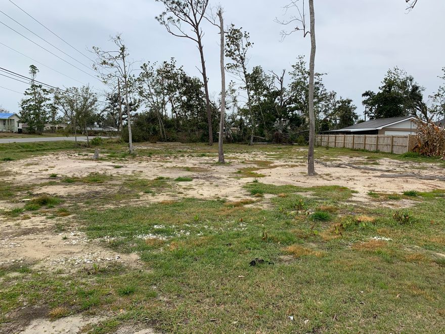 Great lot in Lynn Haven, lot has been cleared and fill dirt has been brought in and ready to build your dream home.  All ages, sizes are approximate measure if important.