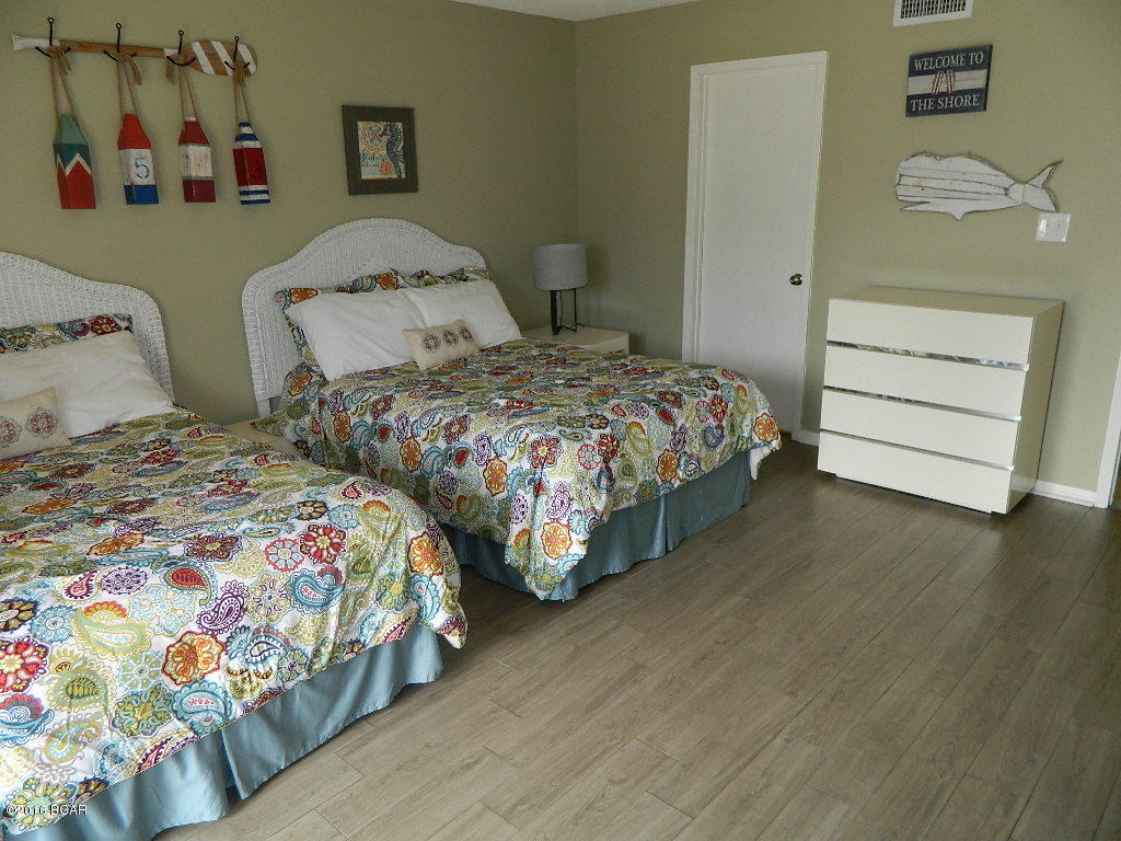 Edgewater Golf Villas V-B - Residential