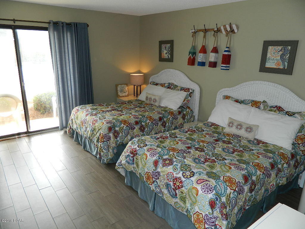 Edgewater Golf Villas V-B - Residential