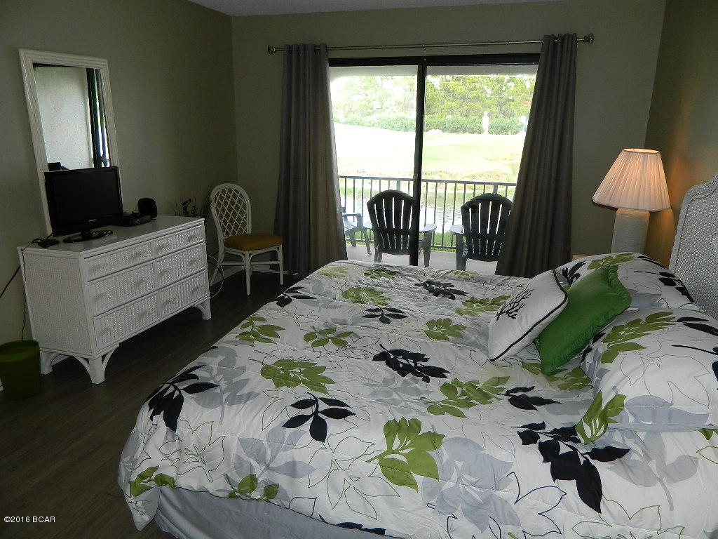 Edgewater Golf Villas V-B - Residential