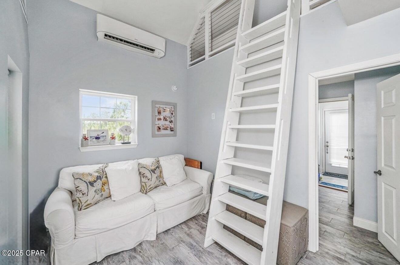 Pine Breeze - Residential