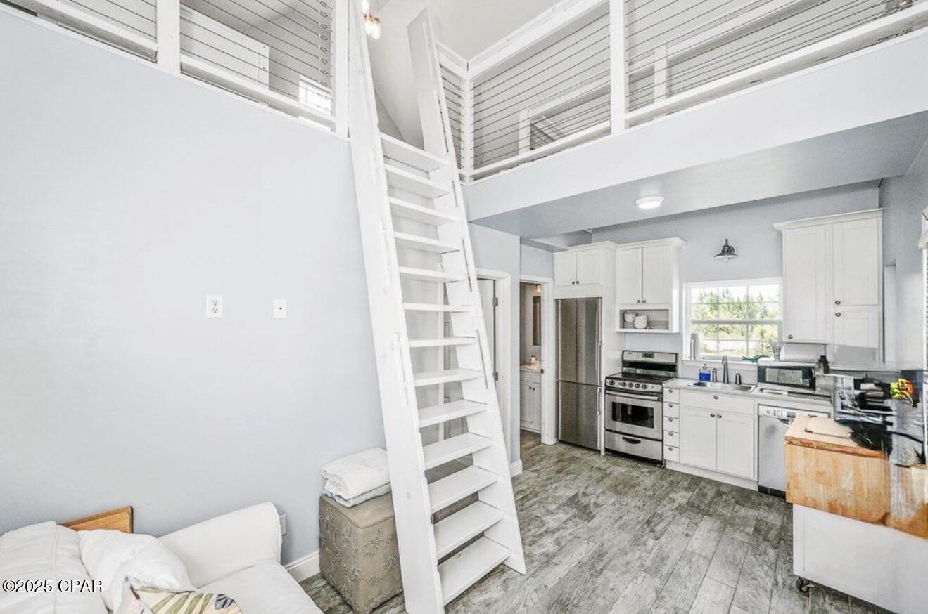 Pine Breeze - Residential