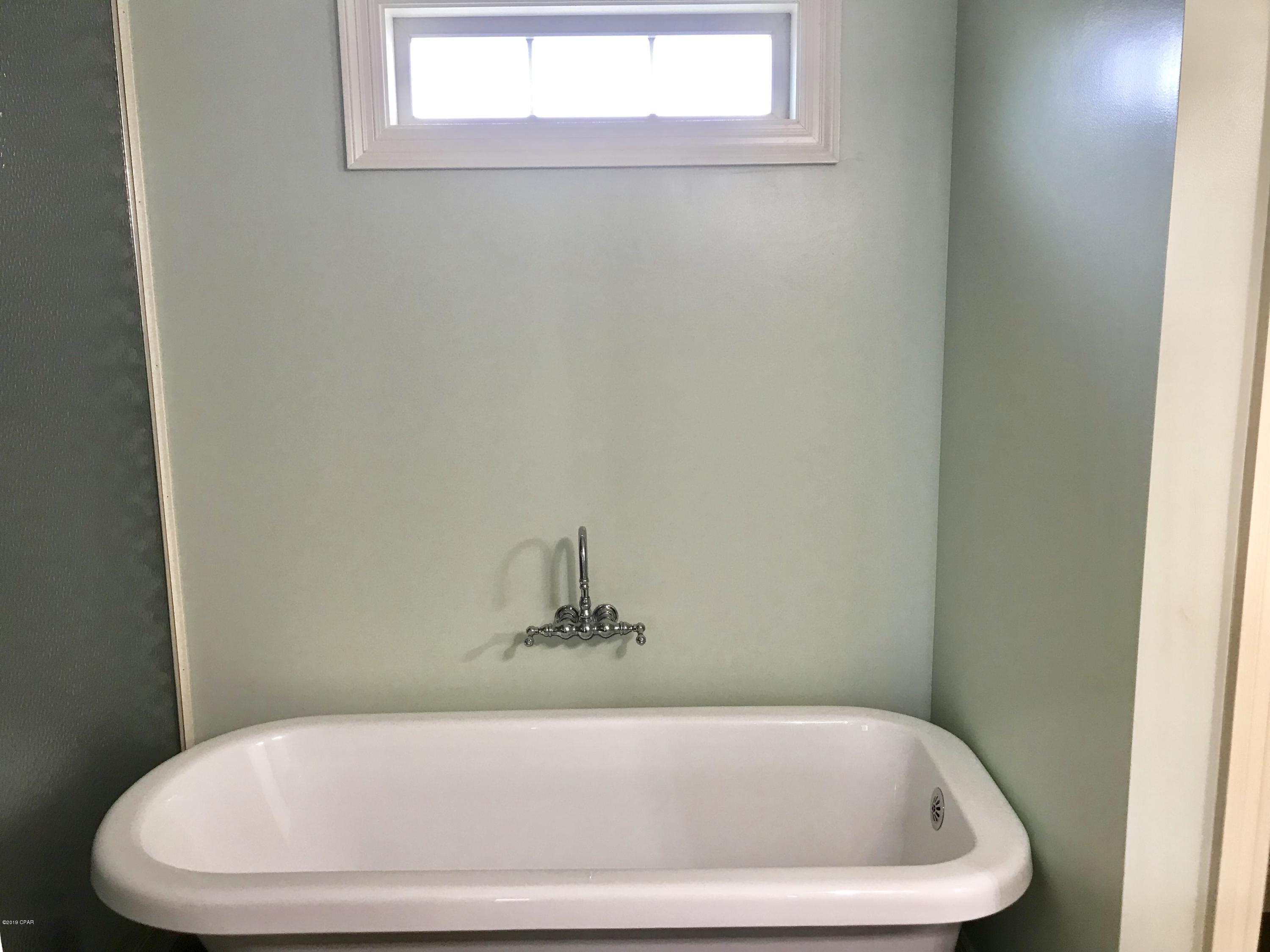 Kirkland Manor - Residential