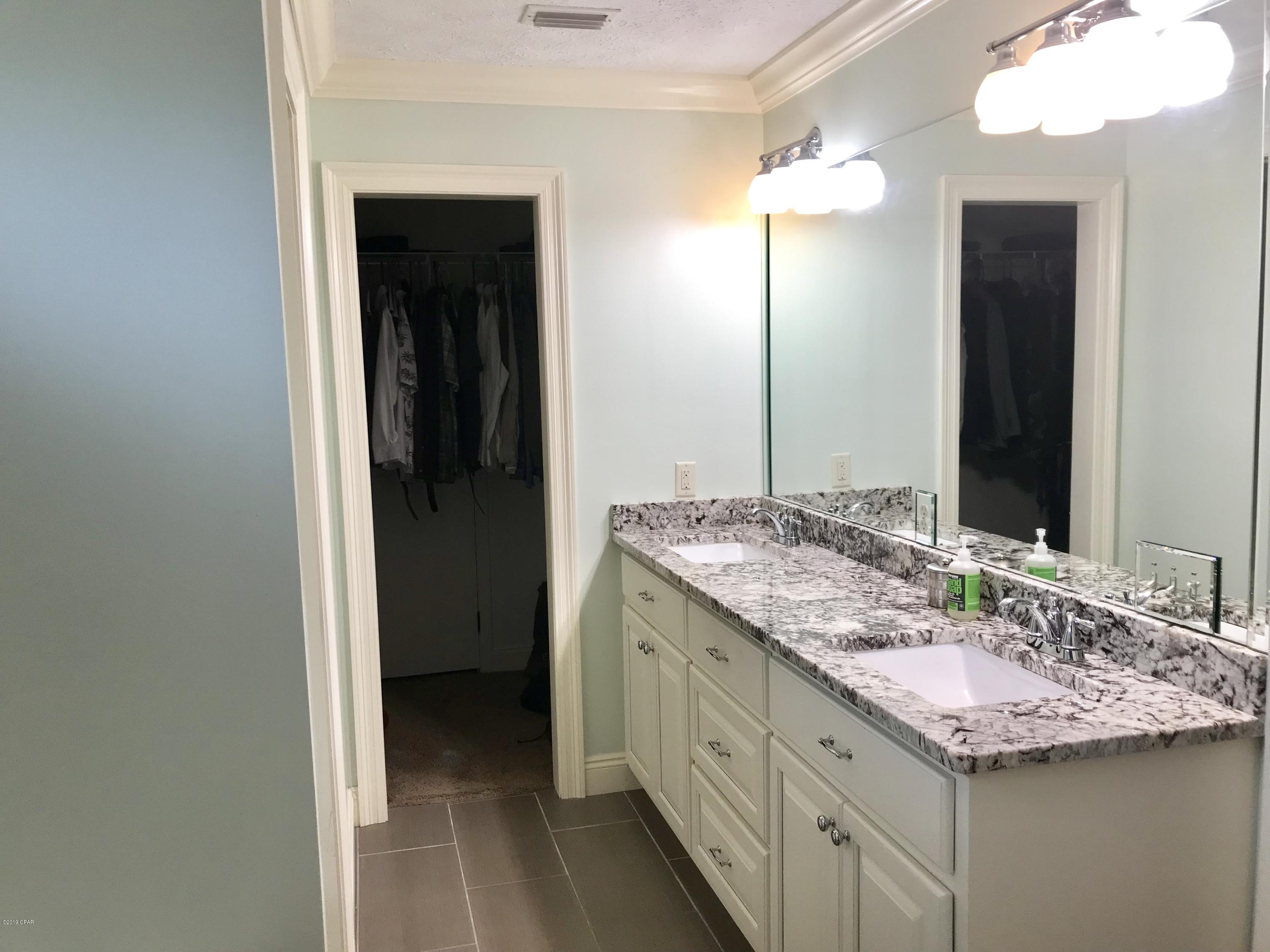 Kirkland Manor - Residential