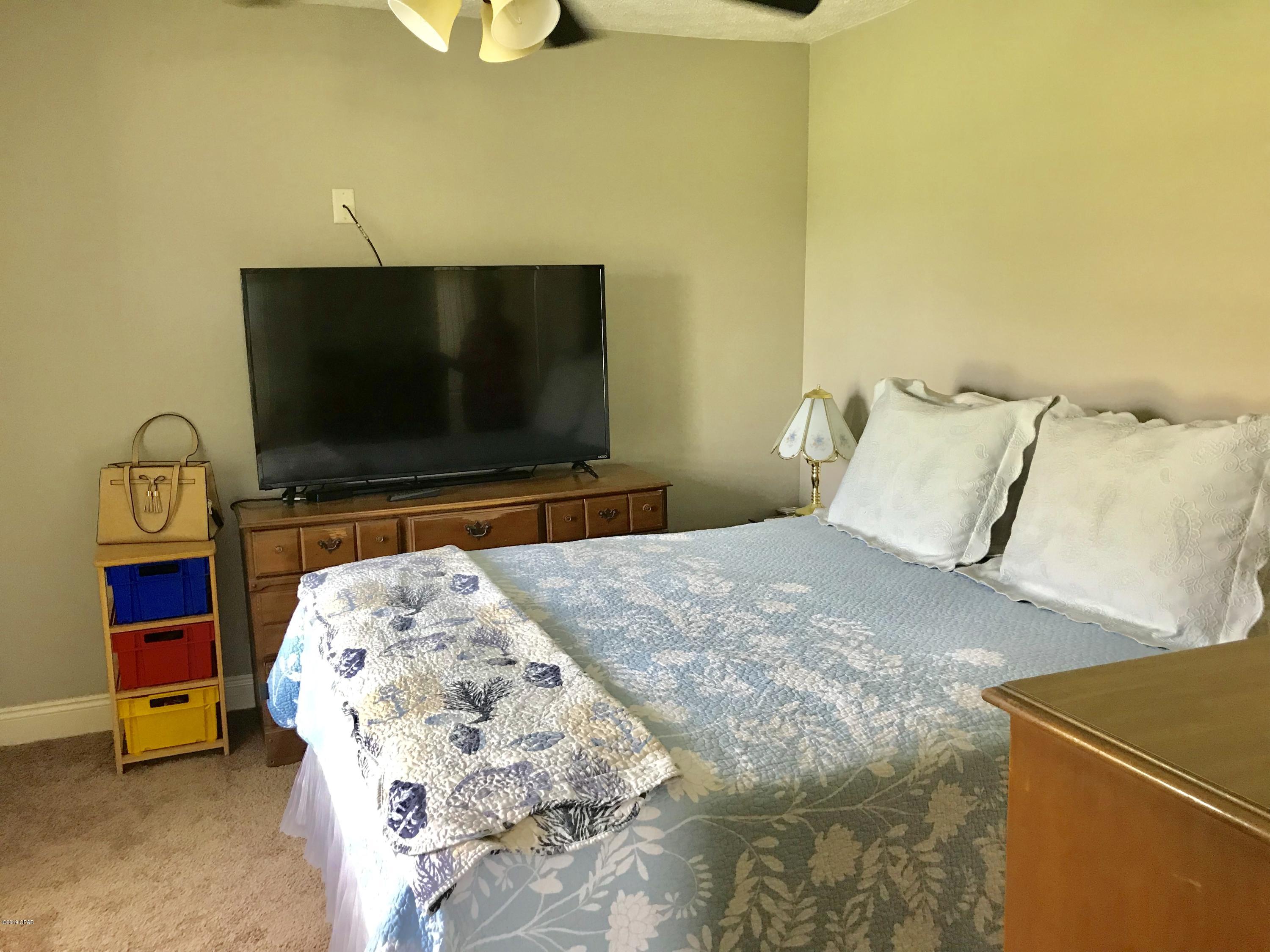 Kirkland Manor - Residential