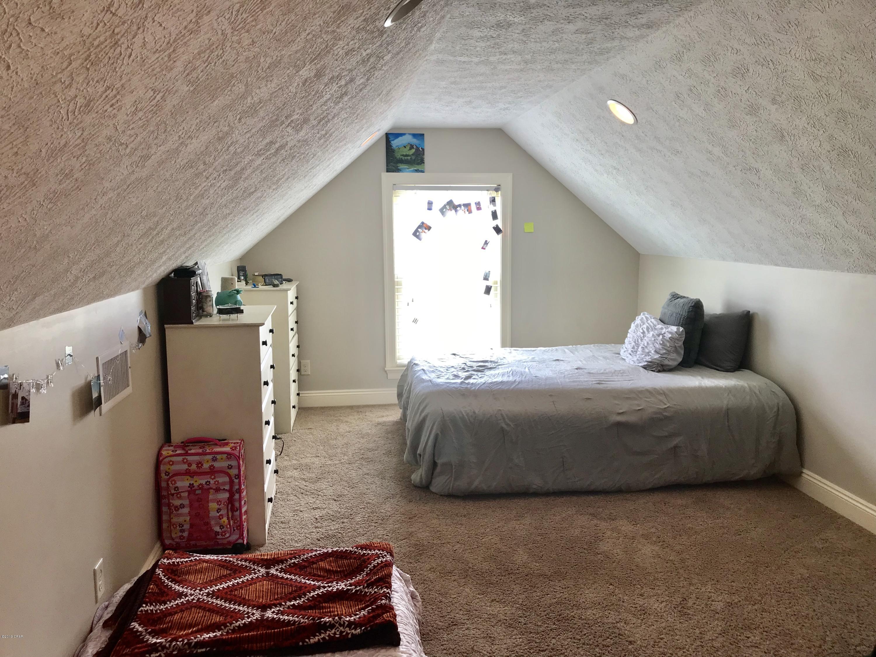 Kirkland Manor - Residential