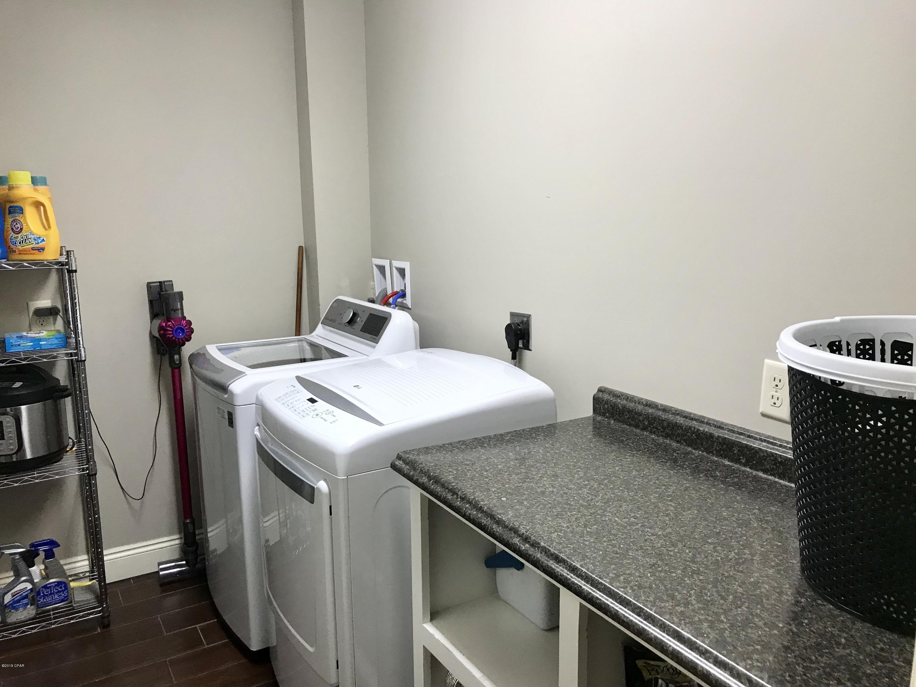 Kirkland Manor - Residential