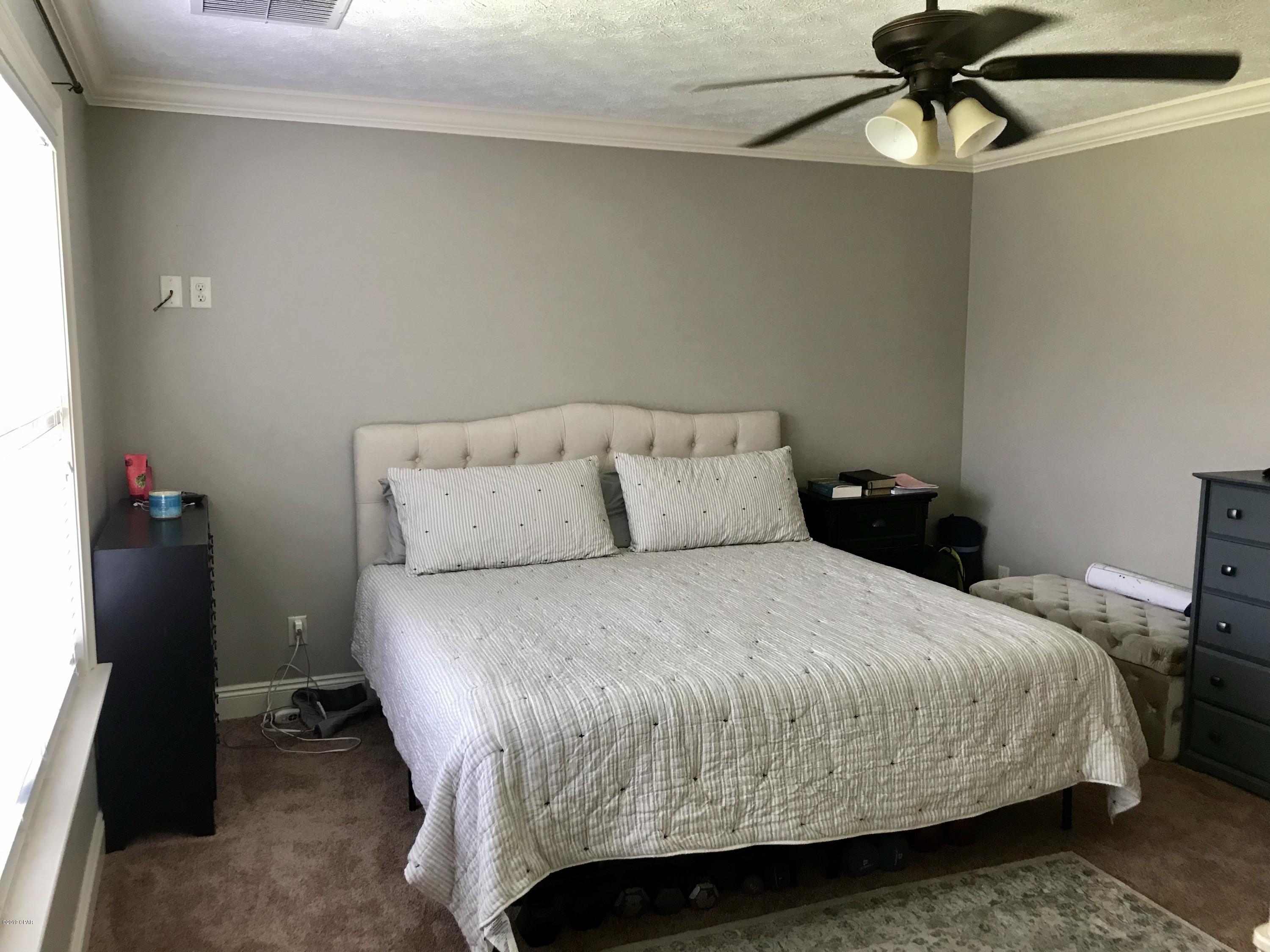 Kirkland Manor - Residential