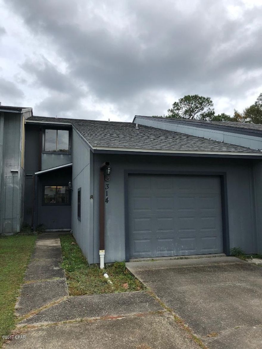 REMODELED large 3bd/2.5ba waterview townhouse in Callaway with 1,900+sqft!

New roof, new AC, new paint, new carpet, all new appliances. Wood burning fireplace, open back deck, 1-car garage; community pool. No Pets.
