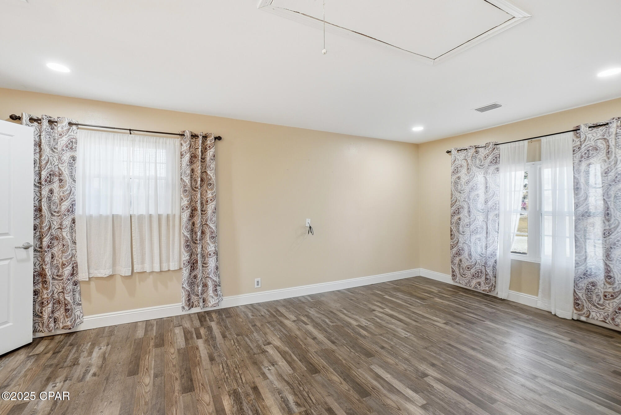 Kirkland Manor - Residential