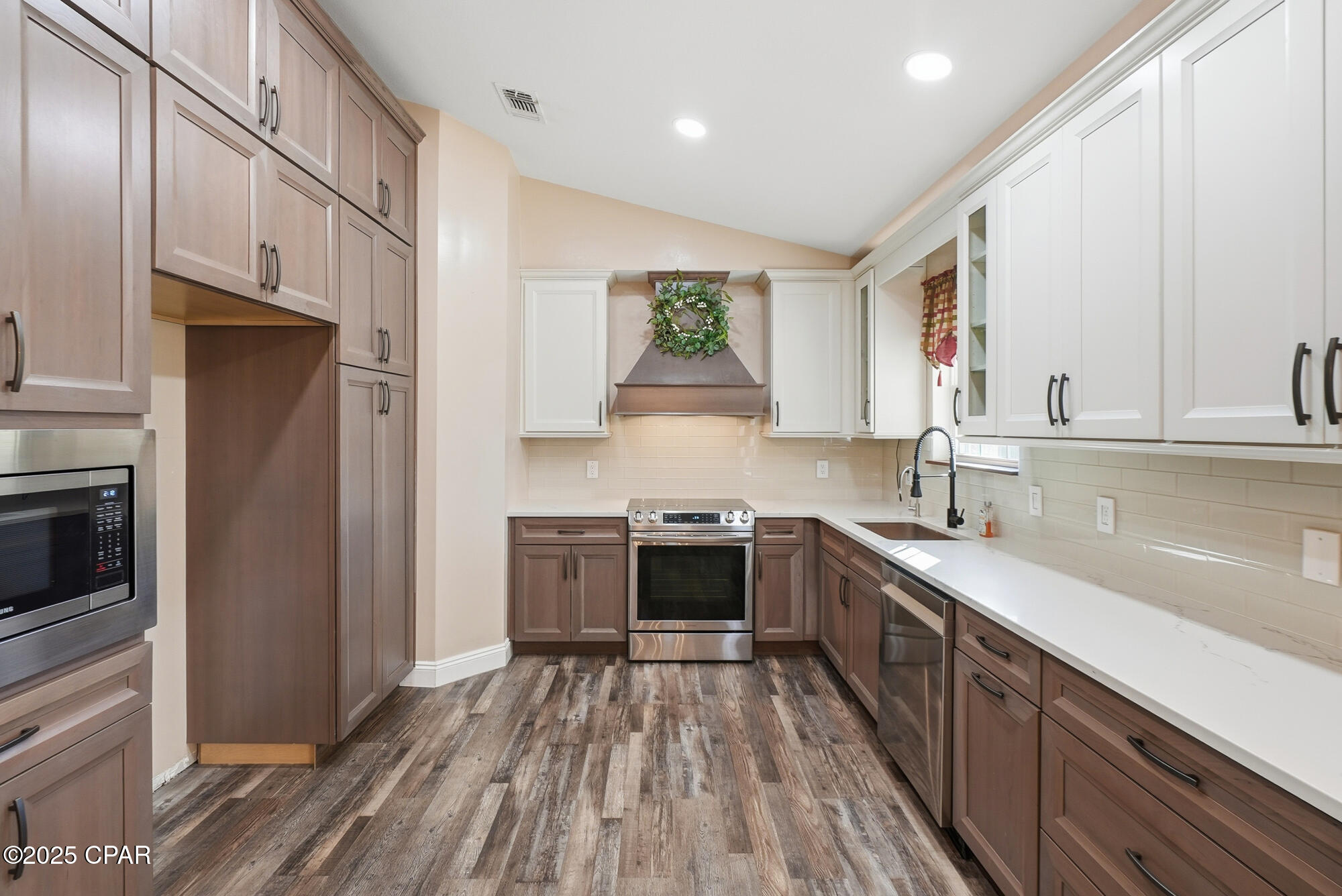 Kirkland Manor - Residential