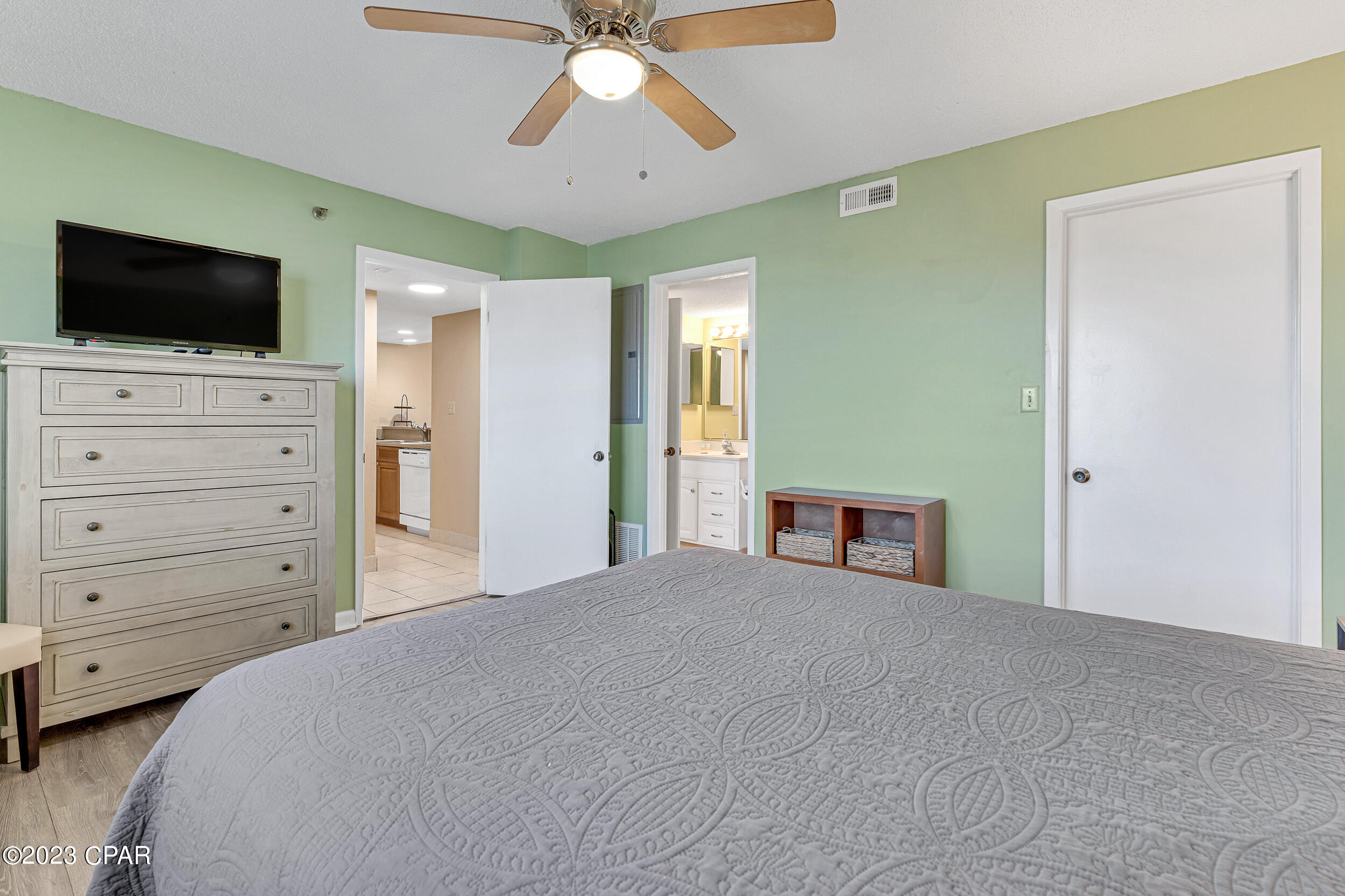 The Commodore - Residential