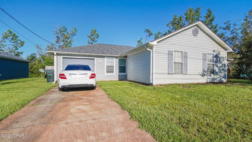 Under Contract - Taking Backups MOVE IN READY COZY 3/2 IN THE HEART OF LYNN HAVEN! This home is hitting the market and will not last long. 3 spacious bedrooms with open dining room and kitchen! The large fenced in yard is perfect for families, pets, and entertaining guest!