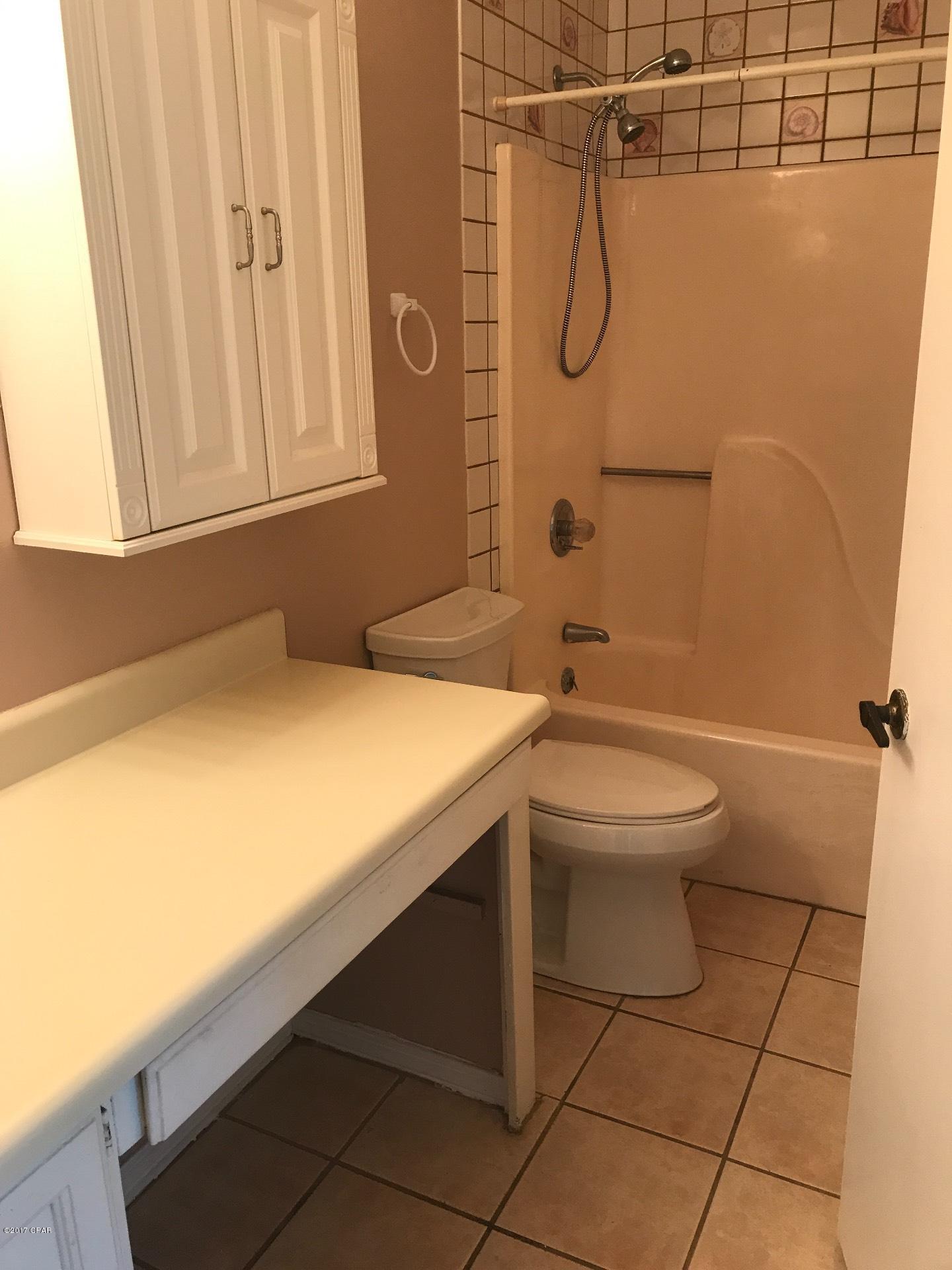 Blue Lagoon - Residential Lease