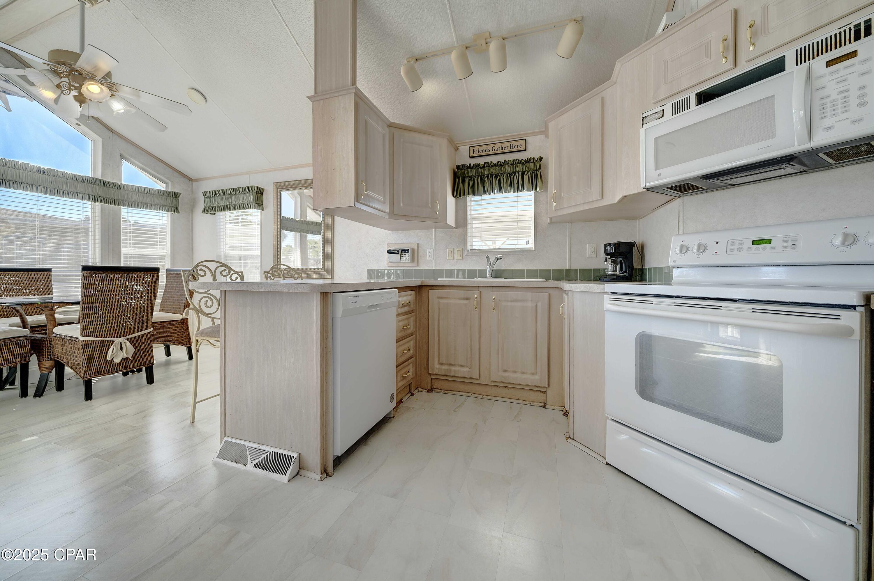 Emerald Pointe Resort - Residential