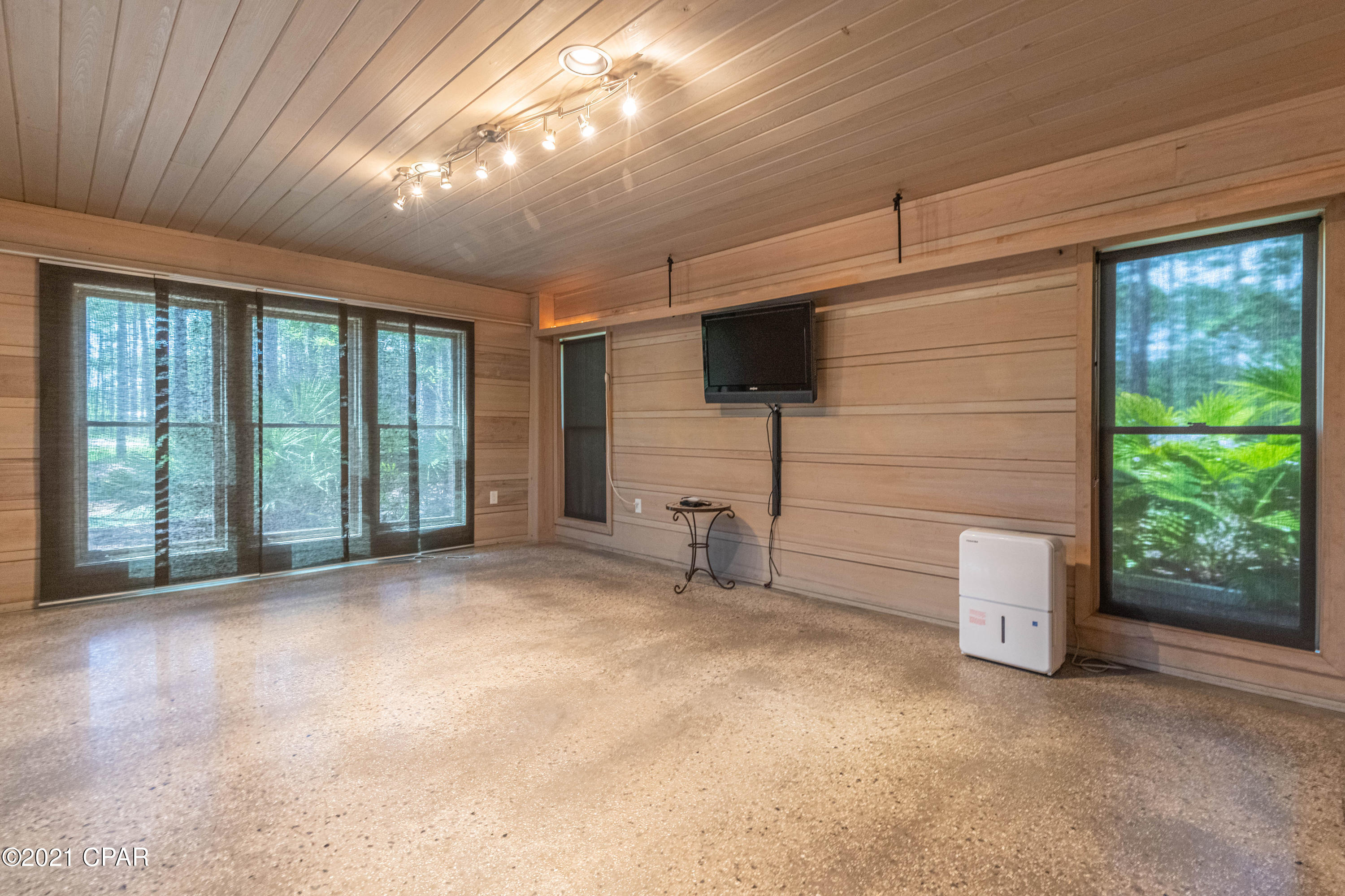 Rivercamps On Crooked Creek - Residential