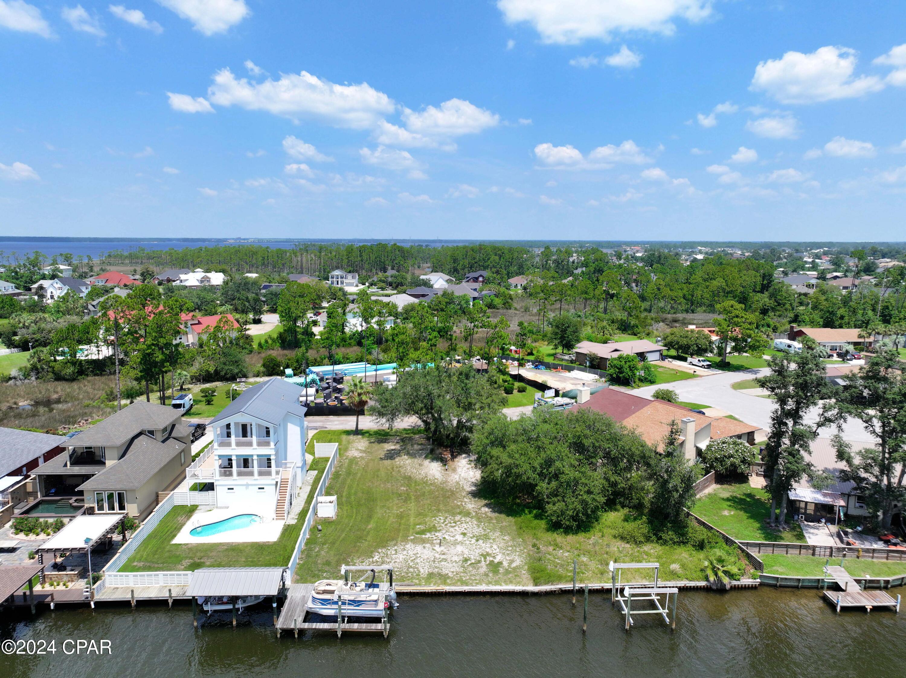 Venetian Villa - Land