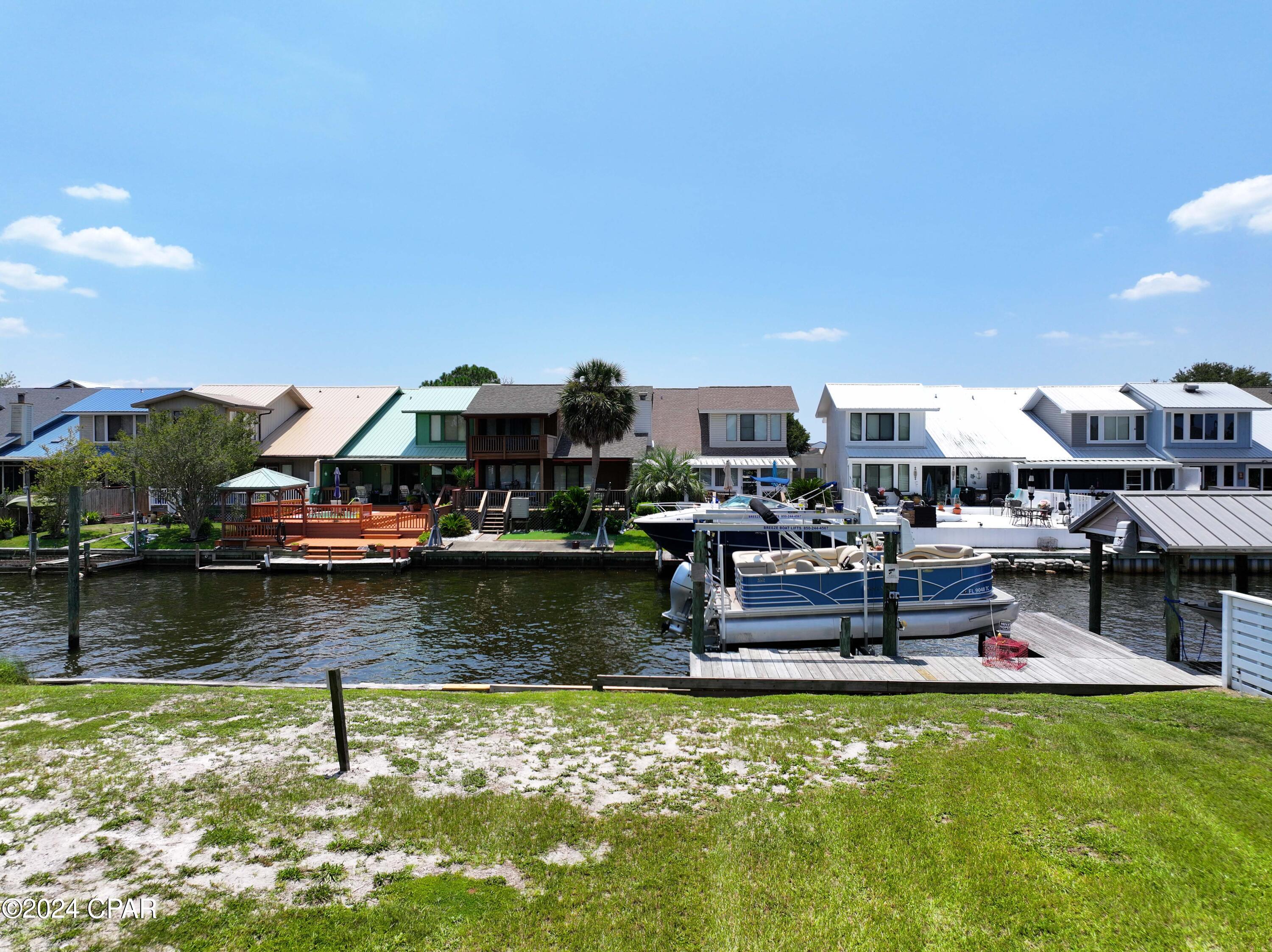 Venetian Villa - Land