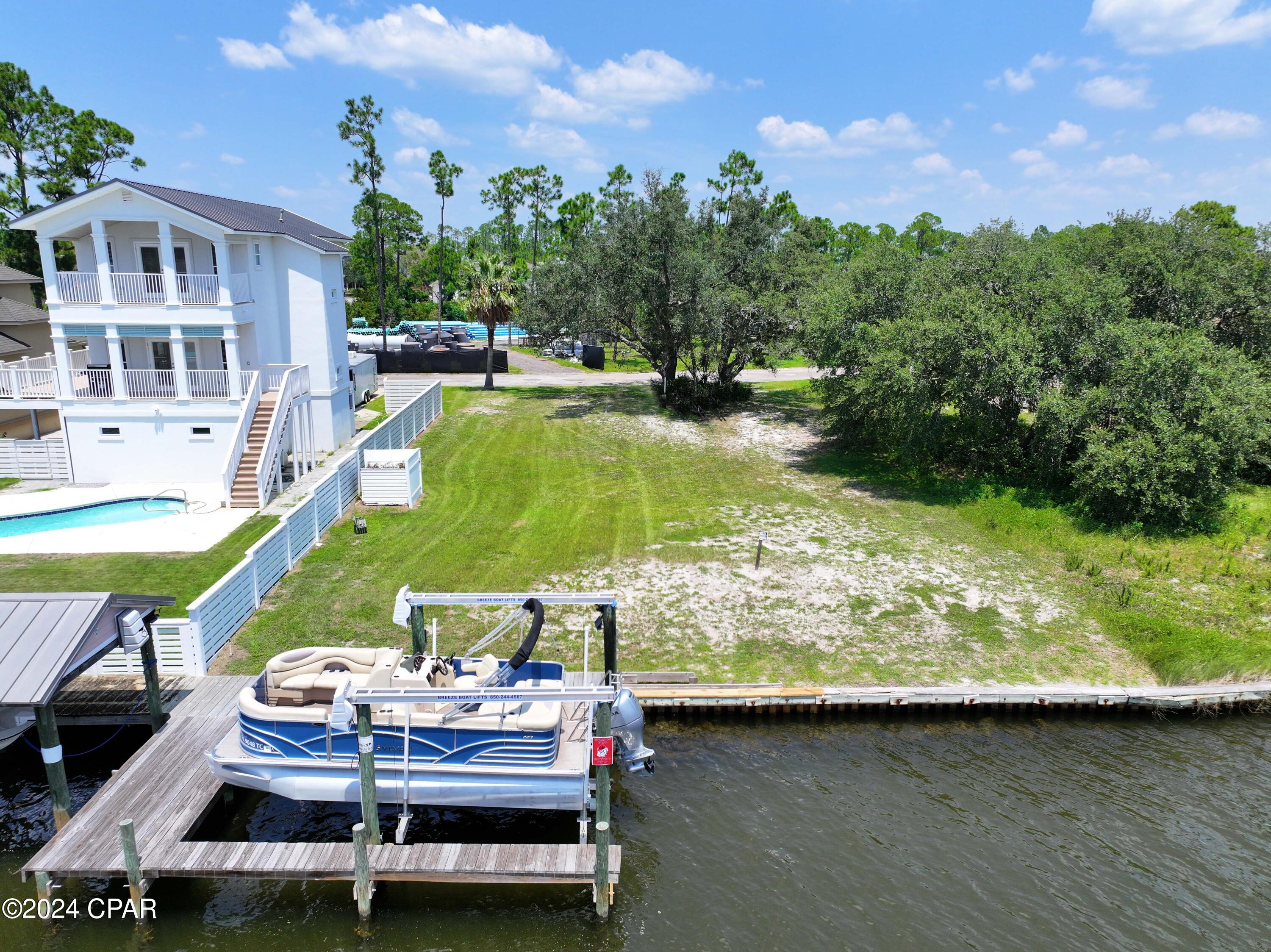 Venetian Villa - Land