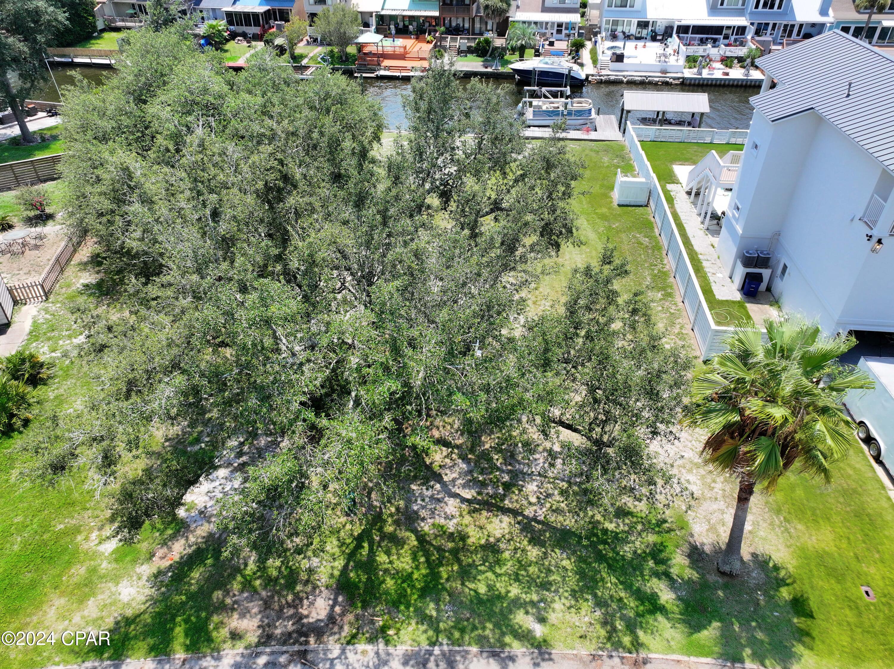 Venetian Villa - Land