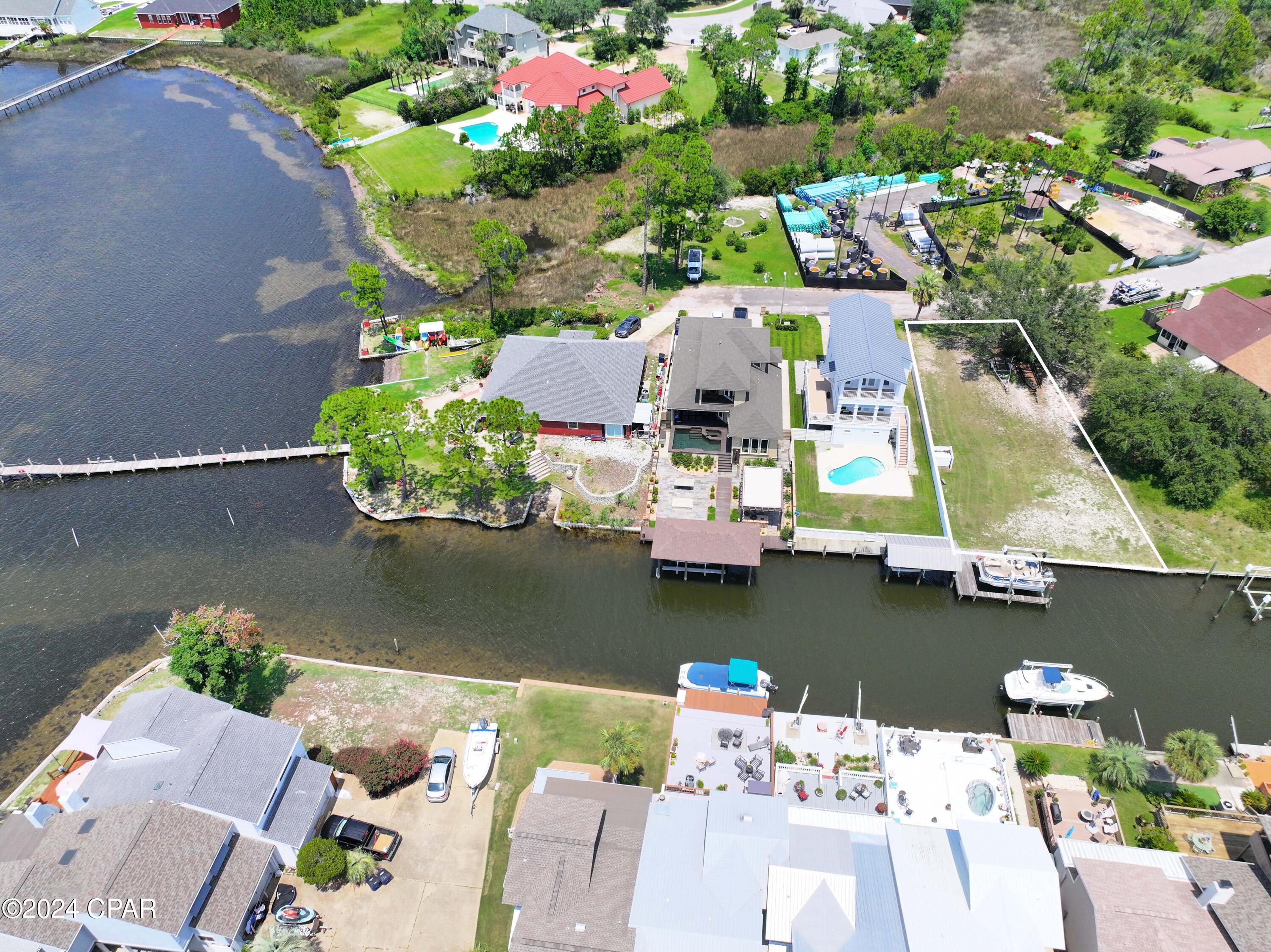 Venetian Villa - Land