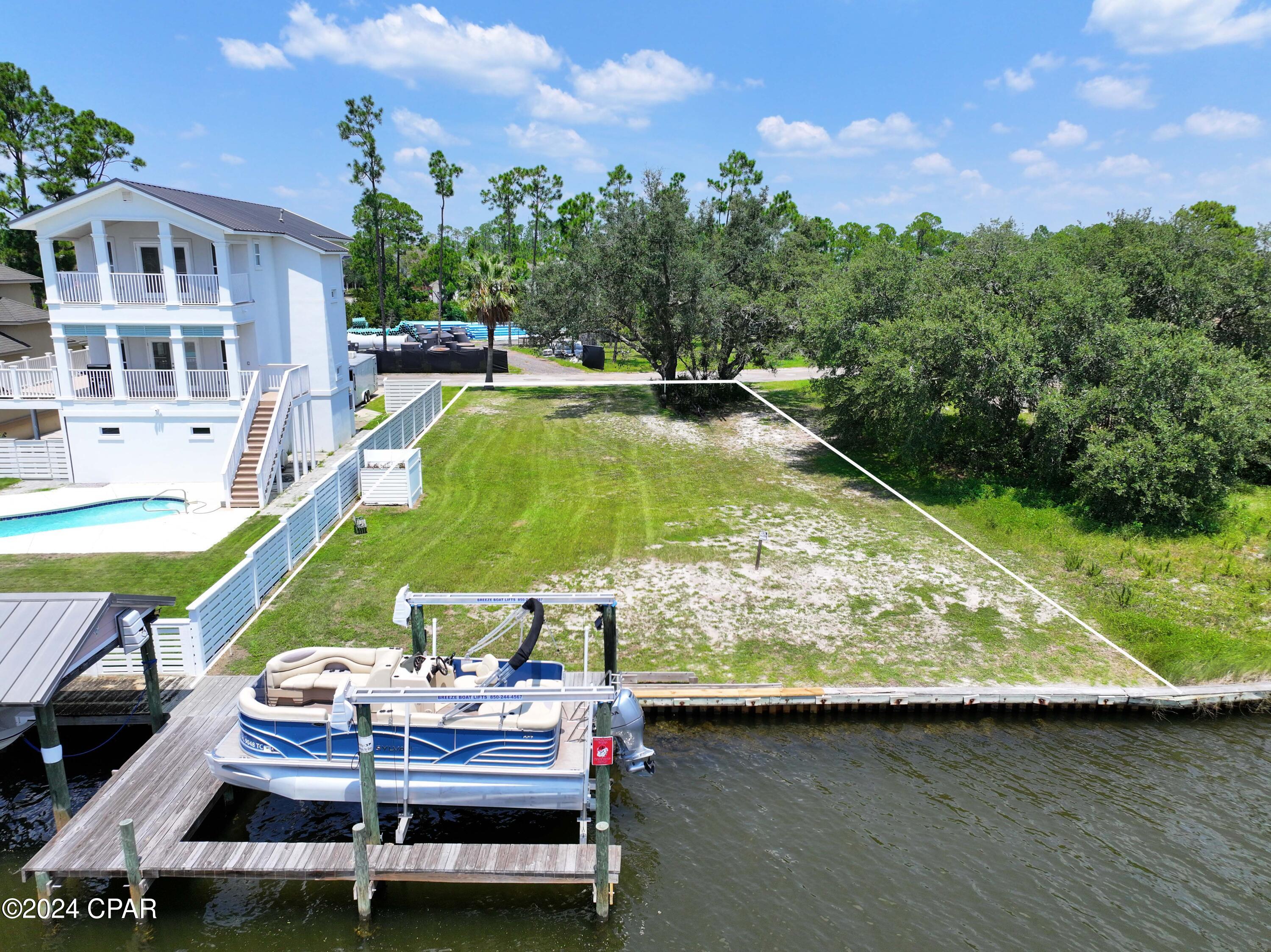 Venetian Villa - Land