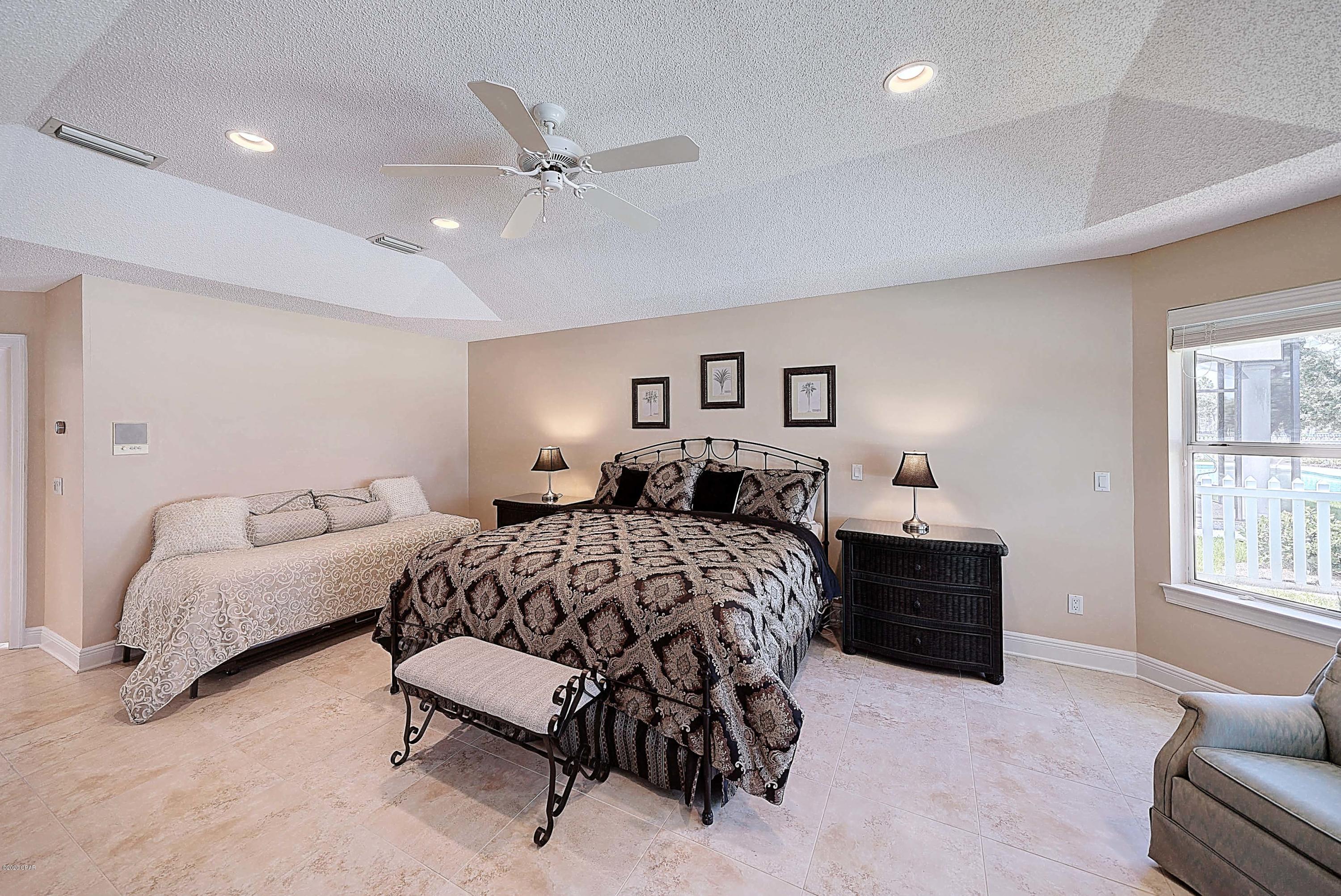 Legend Lakes - Residential