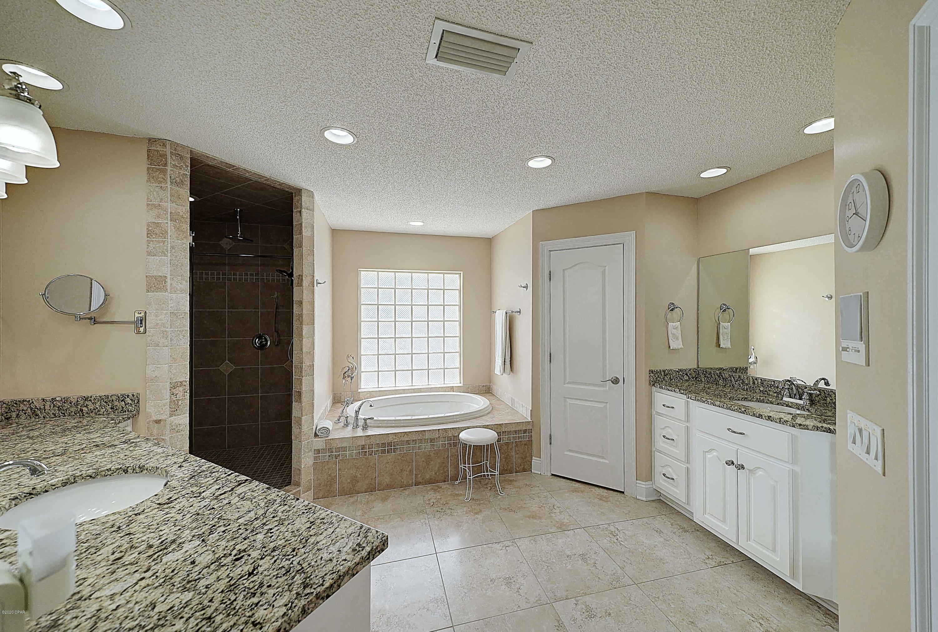 Legend Lakes - Residential