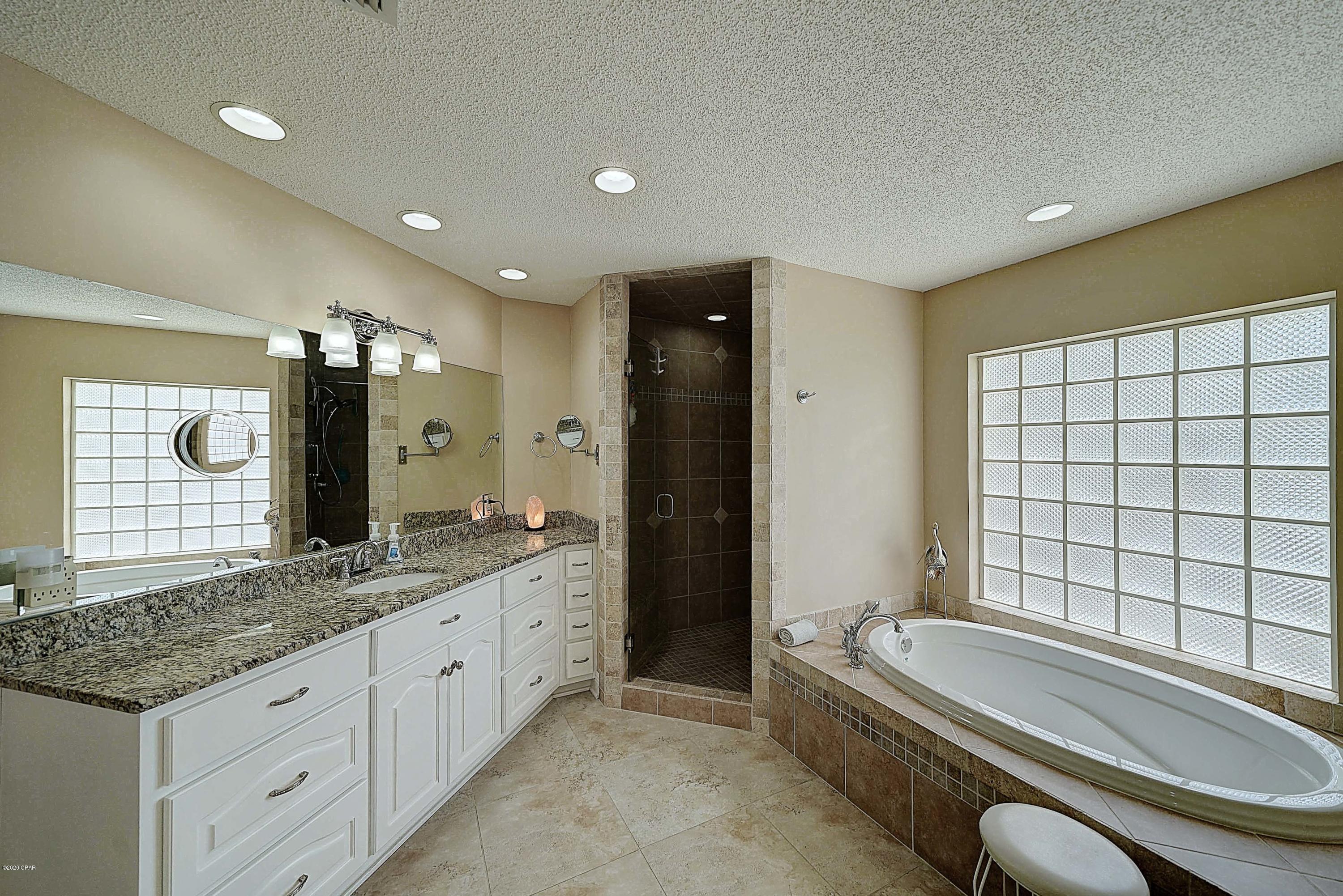 Legend Lakes - Residential