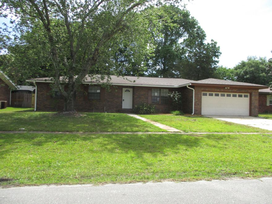 Very nice all brick home in Callaway Forest area.  This lovely home features a NEW ROOF!, new carpeting, new paint, new HVAC, new bathroom fixtures, new lighting... This home also has a very nice open floor plan with a formal living room and nice family room with wood burning fireplace, 3 bedrooms, 2 baths, dining room, large yard with alley access from the rear.  2 car garage. If you're looking for a great, low maintenance house, you have found your home!!! (All sizes approximate and taken from public records, buyer to verify any details buyer deems important).