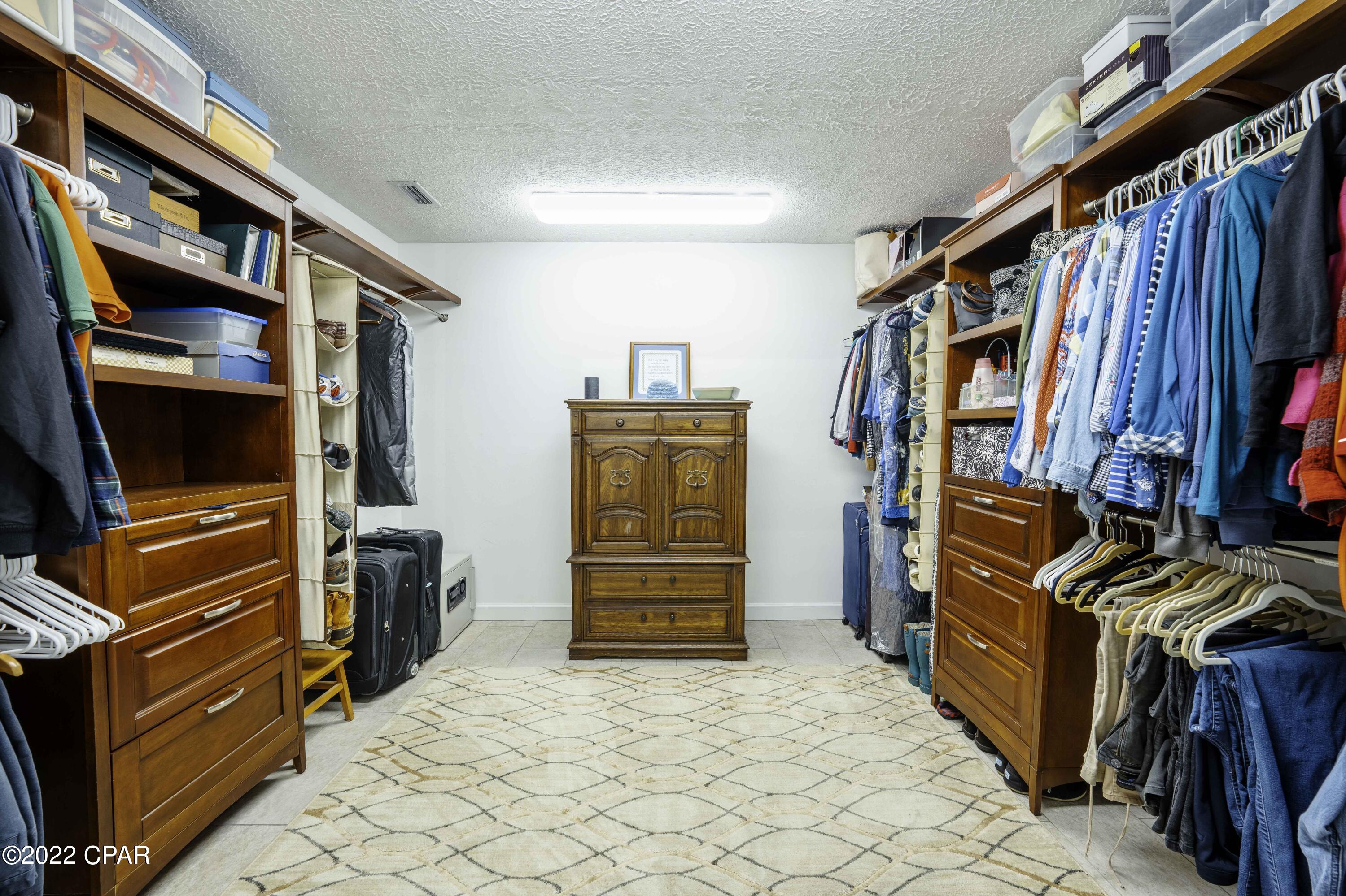 Colony Club - Residential