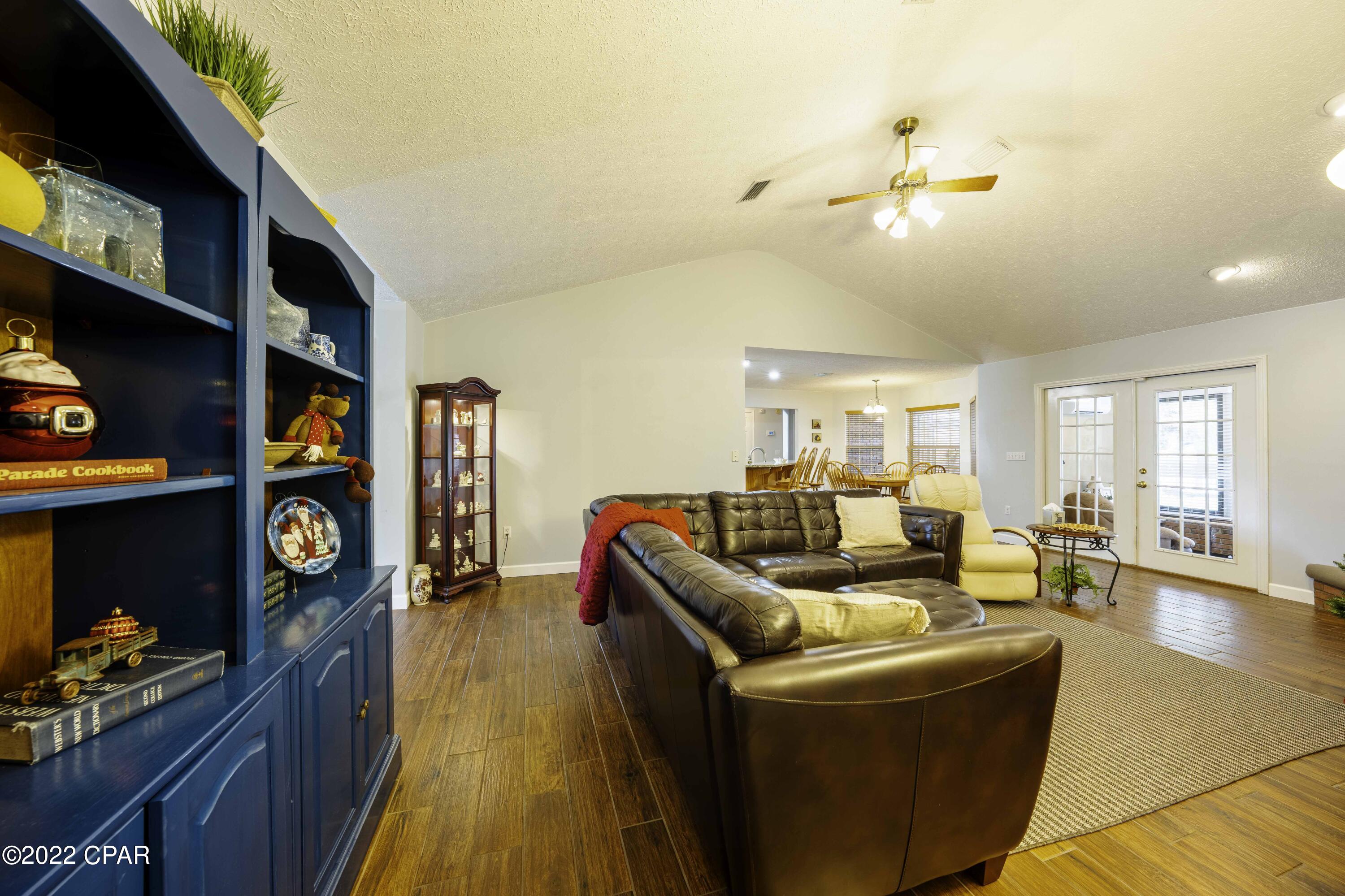 Colony Club - Residential