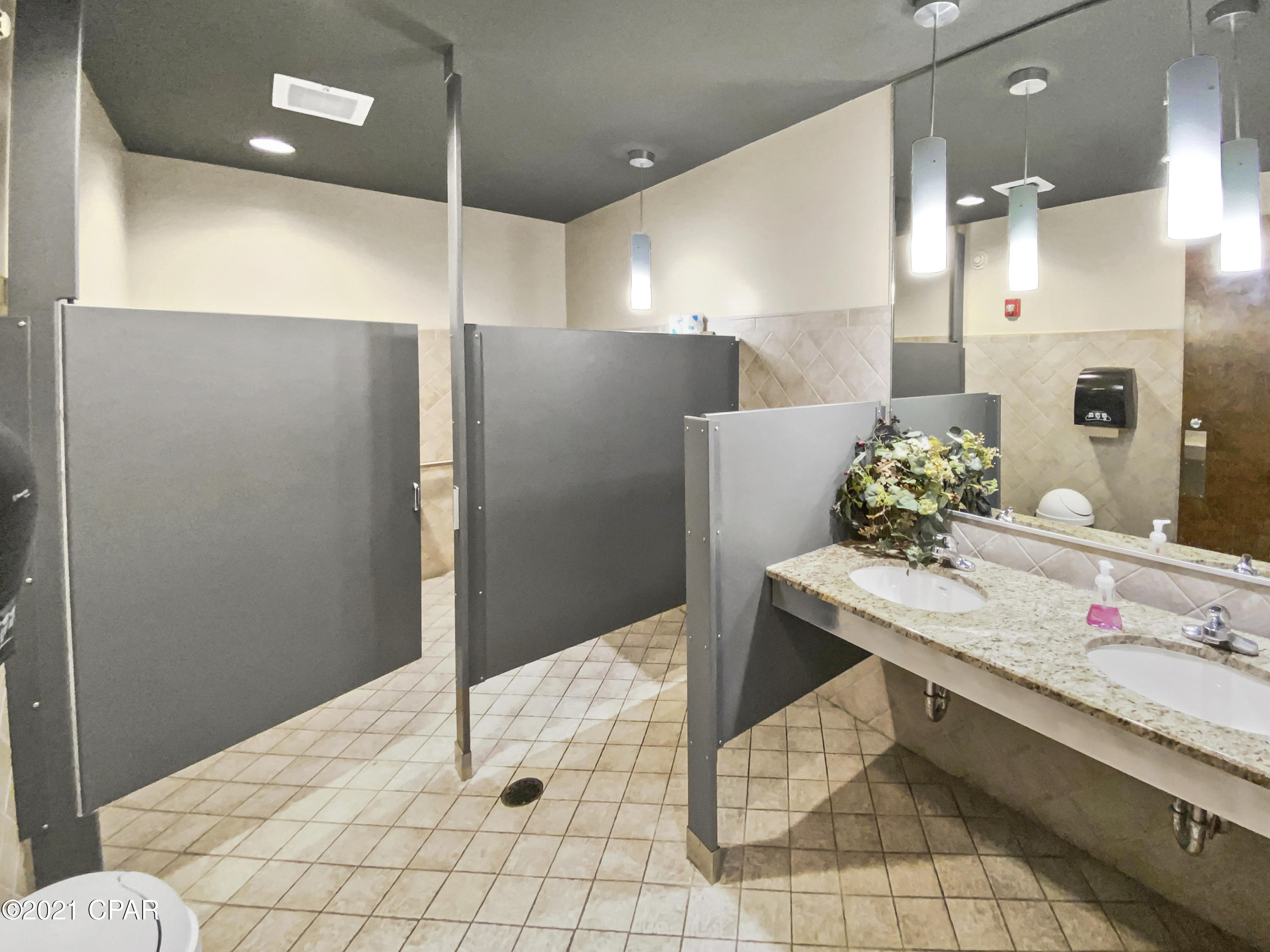 [No Recorded Subdiv] - Commercial Sale