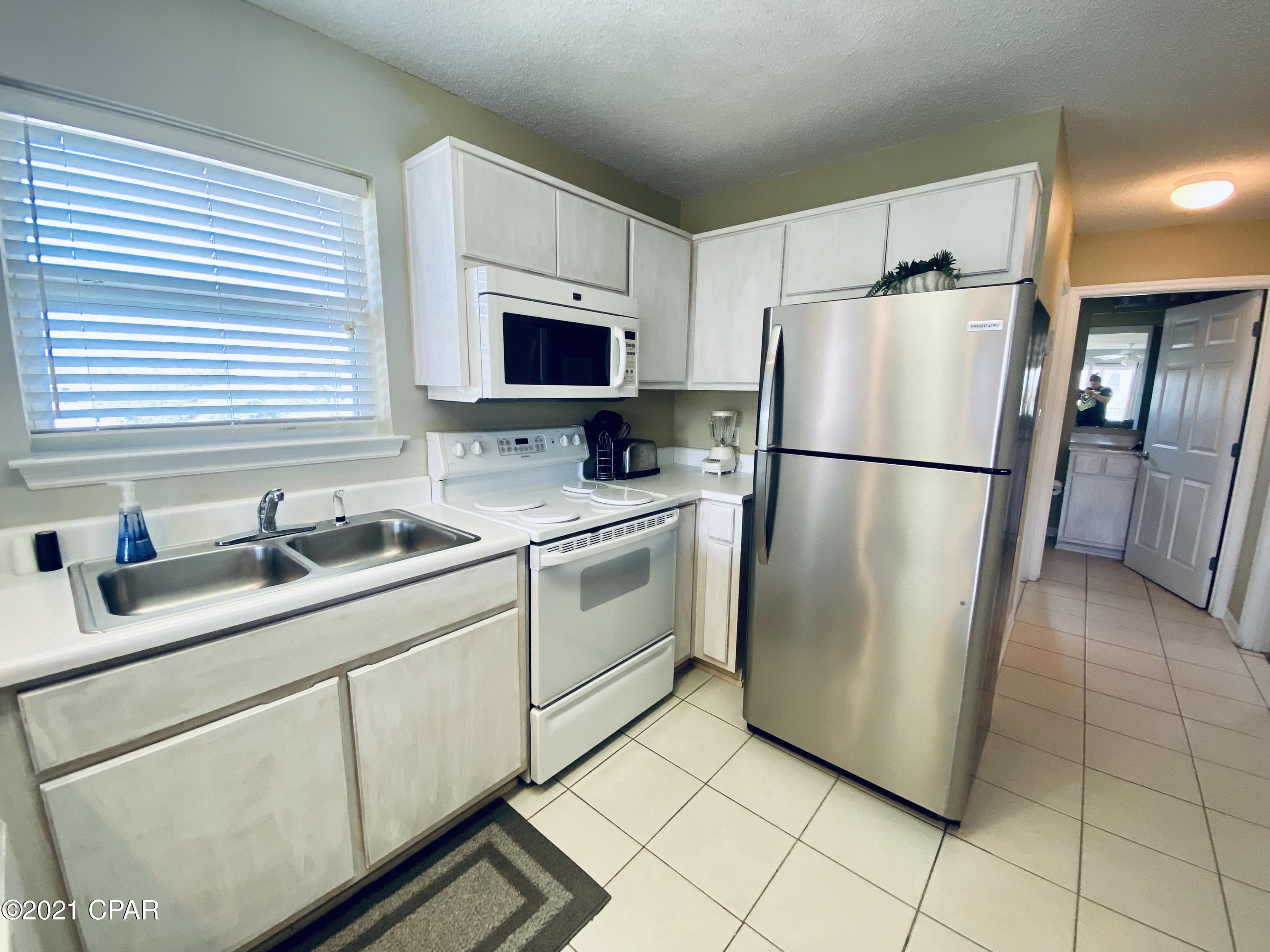 Rollin Tide Villas - Residential