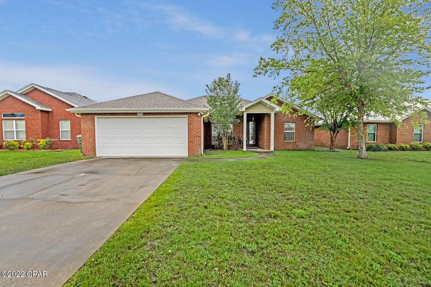 This beautiful 3 bed/2 bath house is located in the heart of Lynn Haven close to all shopping centers, restaurants and schools. Home has an open floor plan with tons of space and a large master bedroom and bathroom!



All measurements are approximate and should be verified if important.