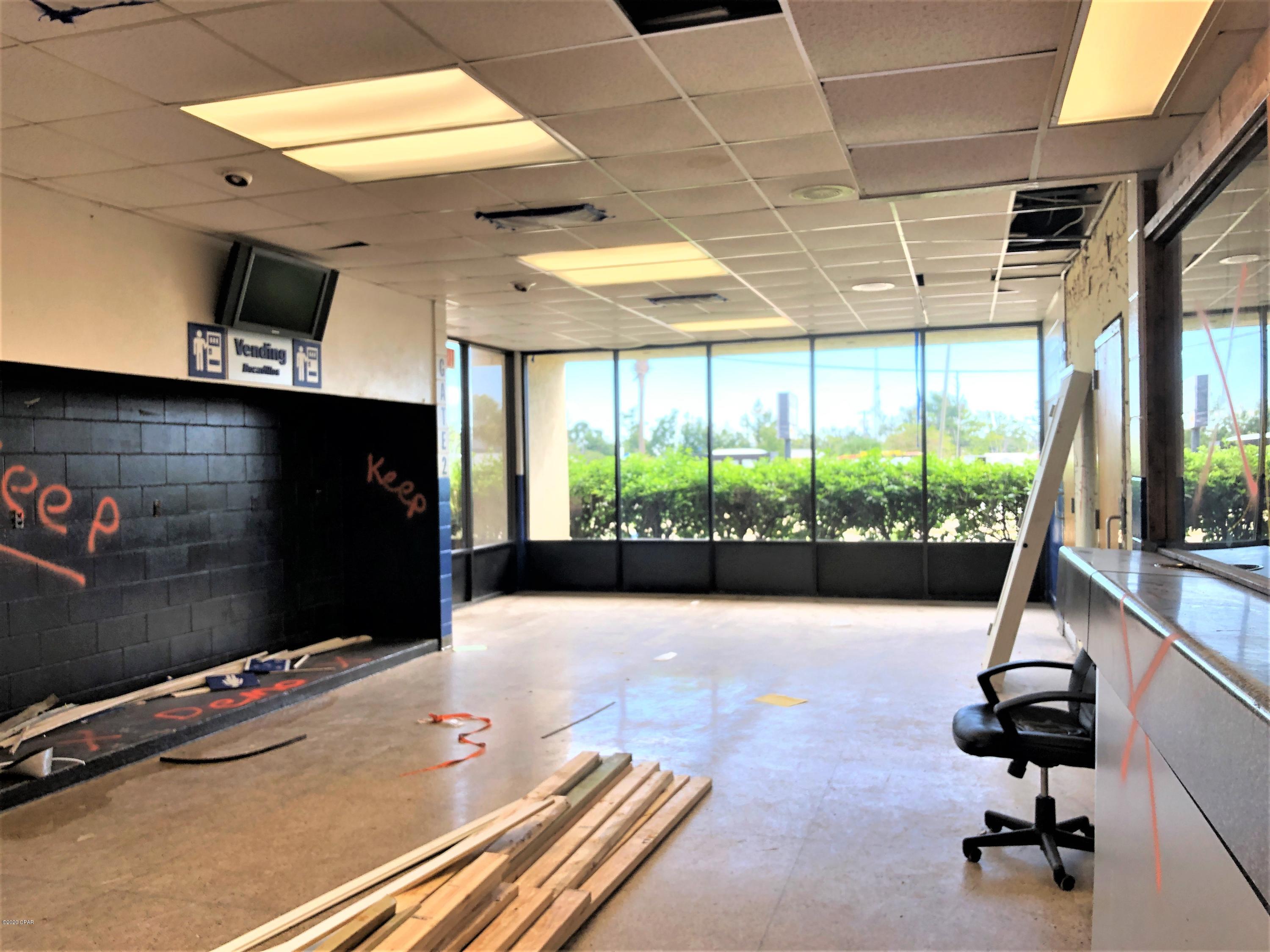 [No Recorded Subdiv] - Commercial Lease