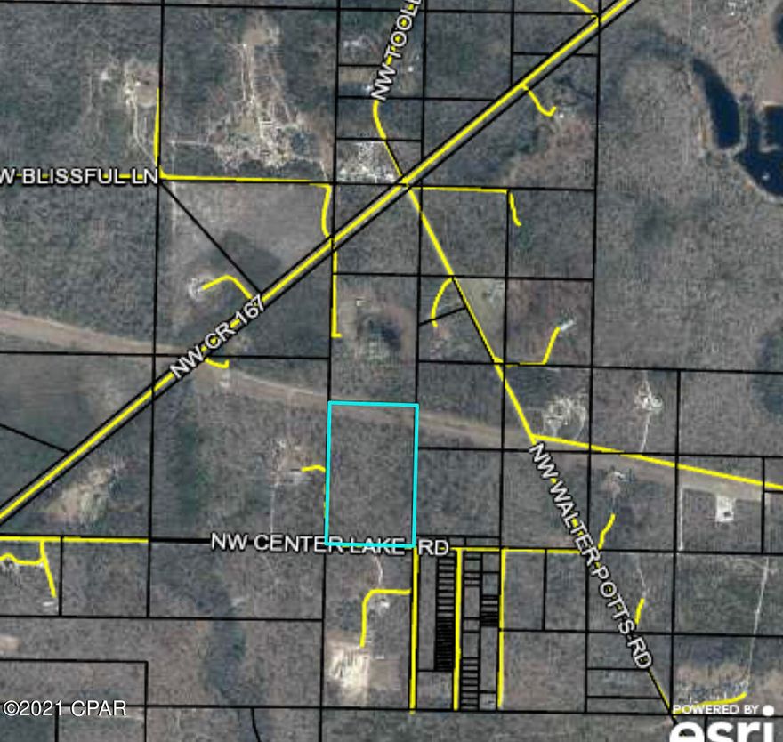 Nice wooded 15 Acre parcel on a paved Rd in Calhoun County. Lots of large oaks and pines. Easy to clear. Mobile homes and site built homes are allowed. Needs well and septic.