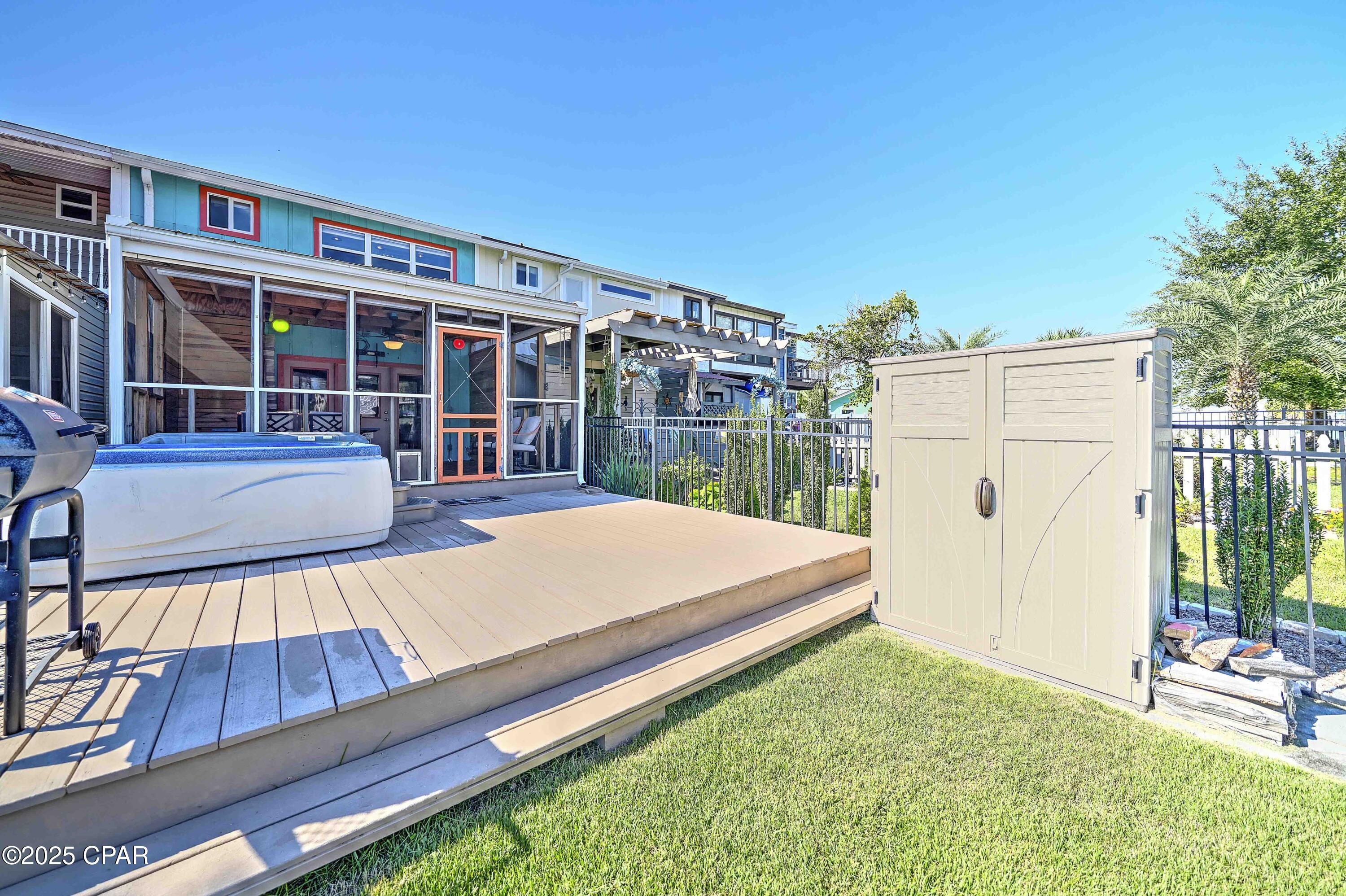 Harbour Towne - Residential