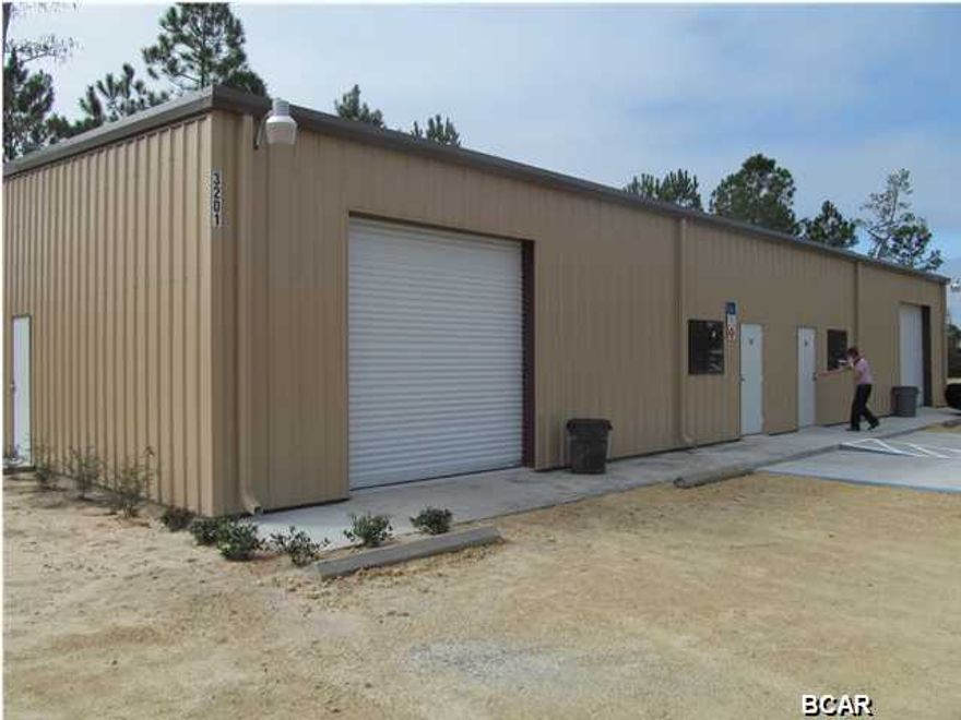 New construction commercial warehouse space centrally located in the Lynn Haven & Panama City market area. Building can be divided into two separately power metered 1,400sf spaces and includes a roll-up door, restroom and small side laydown area on each side. Water, sewer and garbage are included in the rent. Perfectly suited for a small contractor or storage and distribution facility and ready for immediate occupancy.