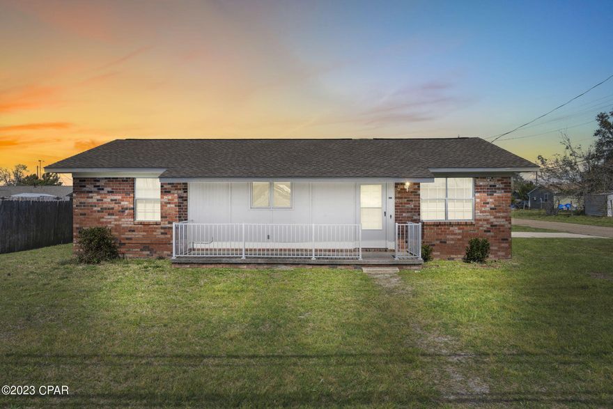 Great 3 bedroom, 2 bath home ready for its new owner. One car garage on a corner lot with a fenced-in backyard. Located in the heart of Bay County, just a short drive to St. Andrews, Downtown Panama City and The World's Most Beautiful Beaches. Schedule your private showing today!