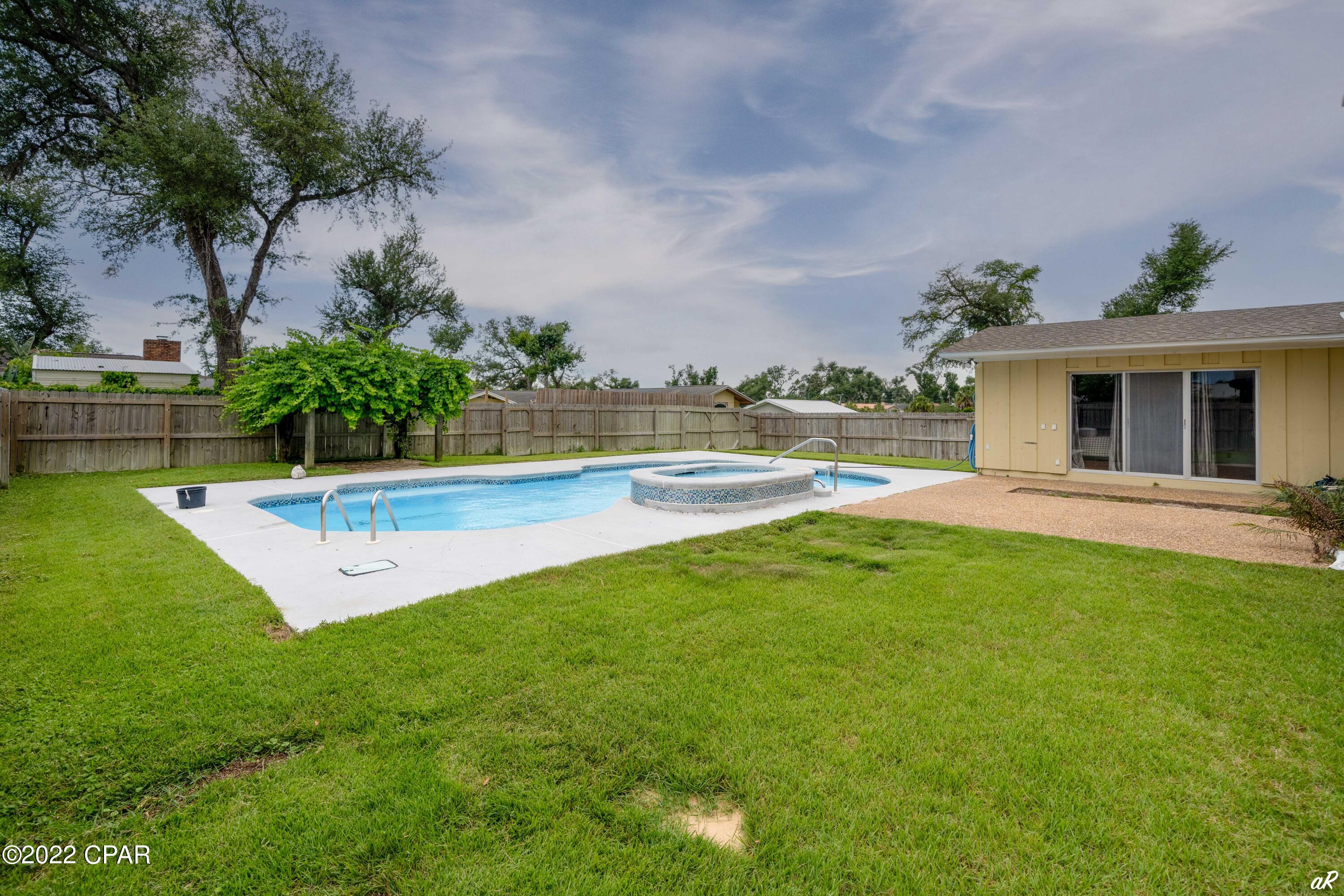 Cove Terrace 2nd Add - Residential