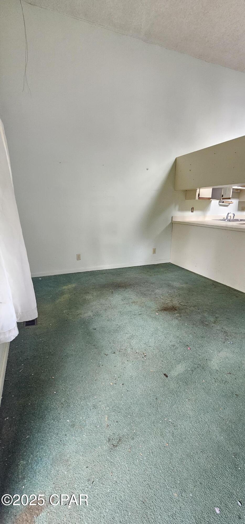 Compass Lake In The Hills - Residential