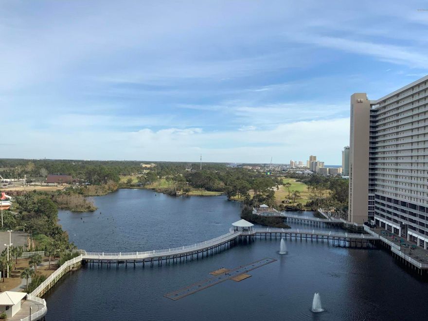 Beautiful 1 bedroom, 2 bath condo at Laketown Wharf. Laketown Wharf is walking distance to shopping, restaurants and beach access.This condo is fully furnished and rental ready.
