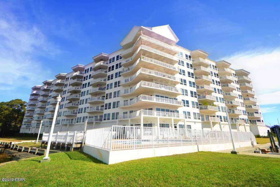 Marina Bay Condo - Residential