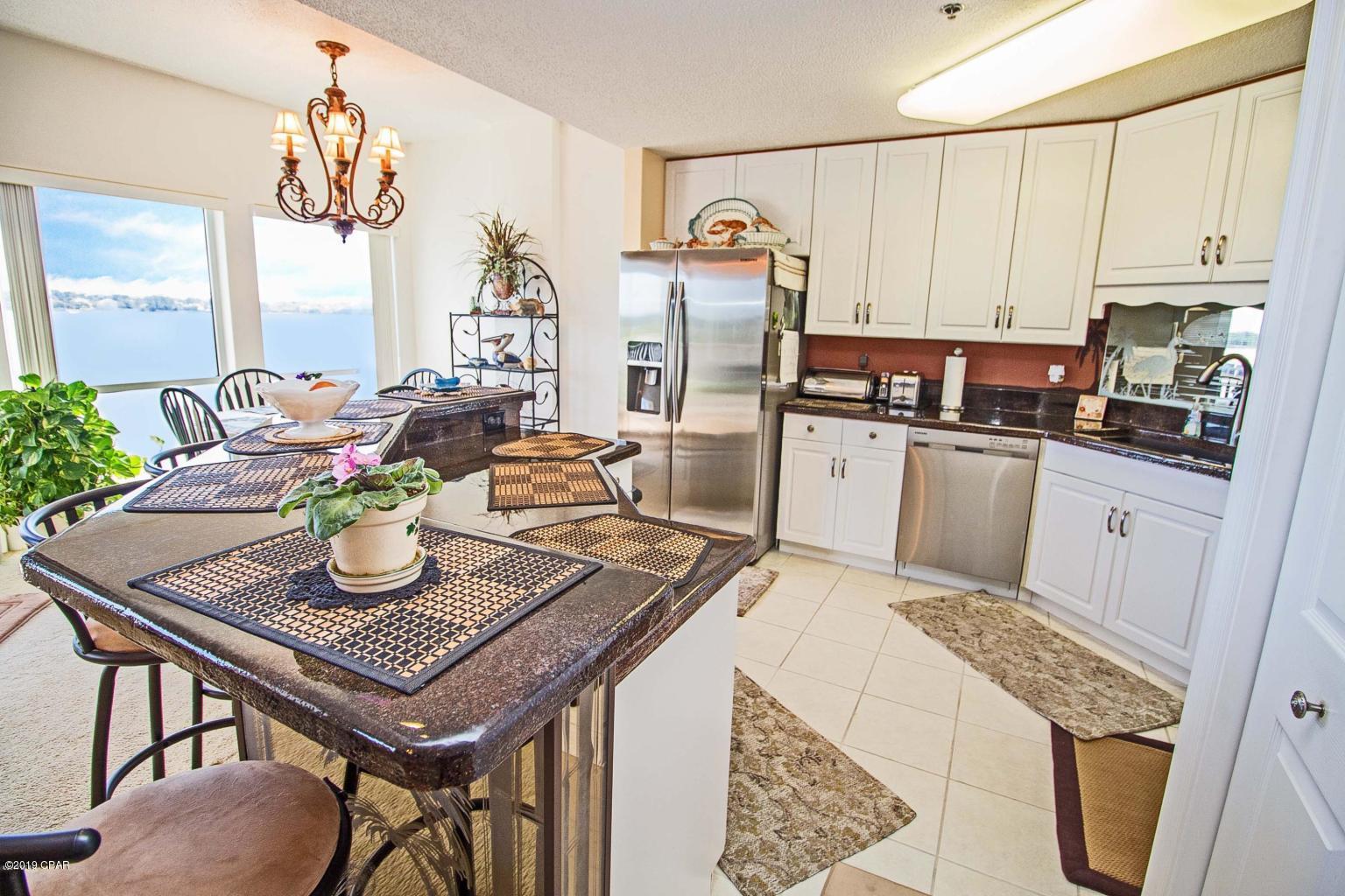 Marina Bay Condo - Residential