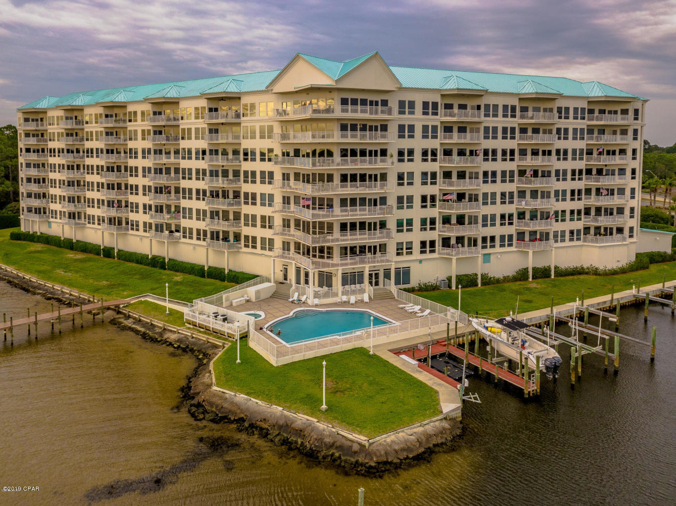 Marina Bay Condo - Residential