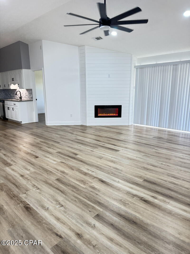 North Lagoon Oaks 6th Add - Residential