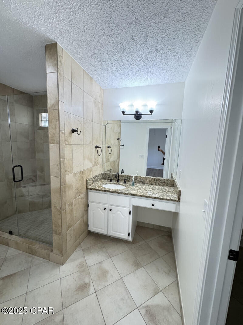 North Lagoon Oaks 6th Add - Residential