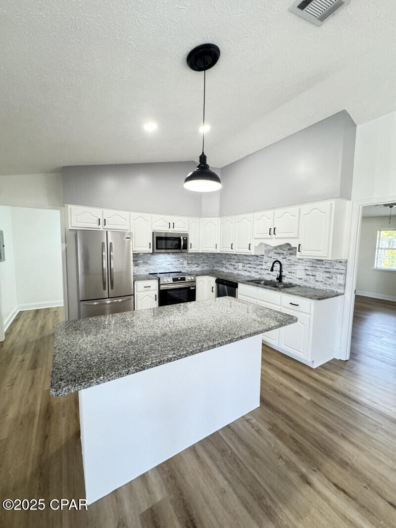 North Lagoon Oaks 6th Add - Residential